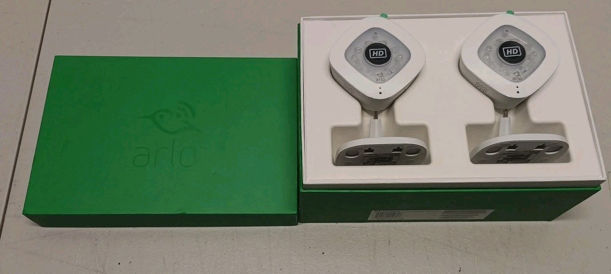 Arlo Q VMC3040-100NAS 1080p HD Wireless Security Camera with Audio Replacment!