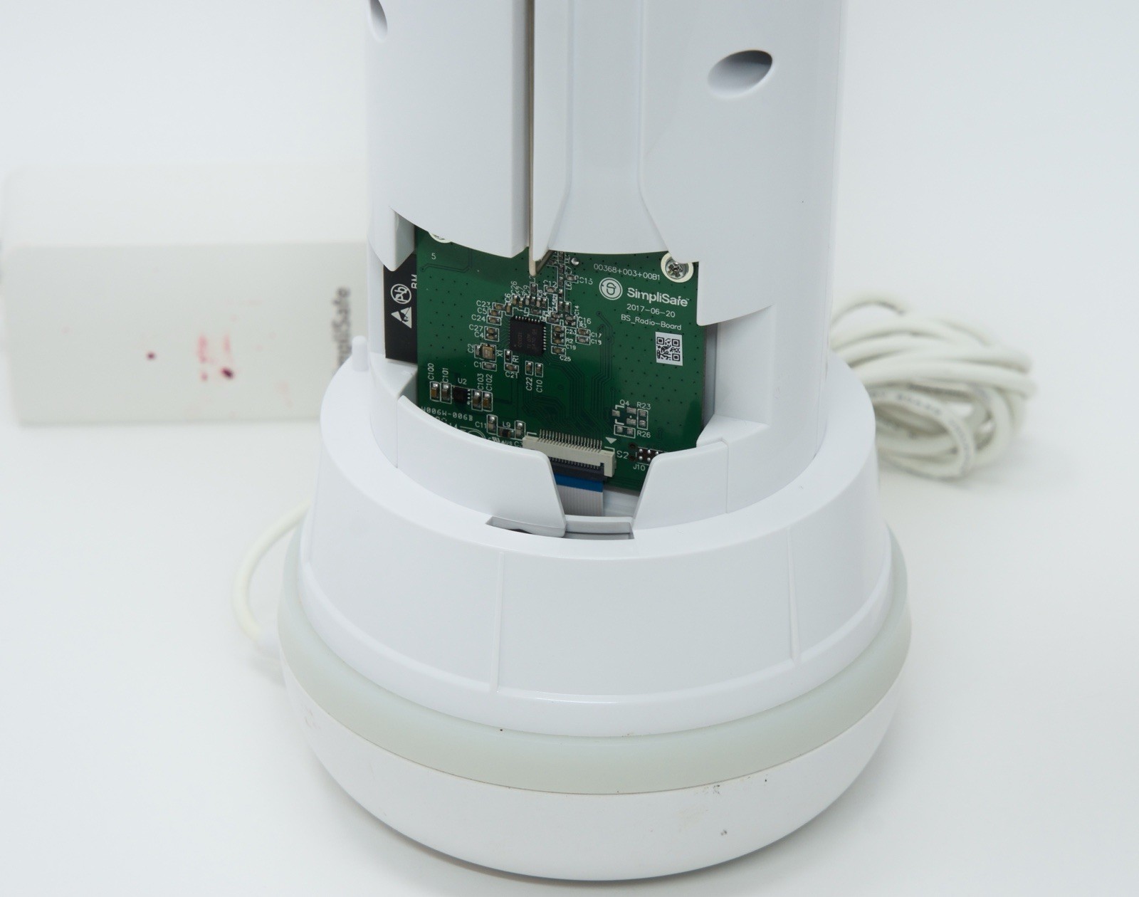 Simplisafe SSBS3 Home Security Base Station White w/Power Supply