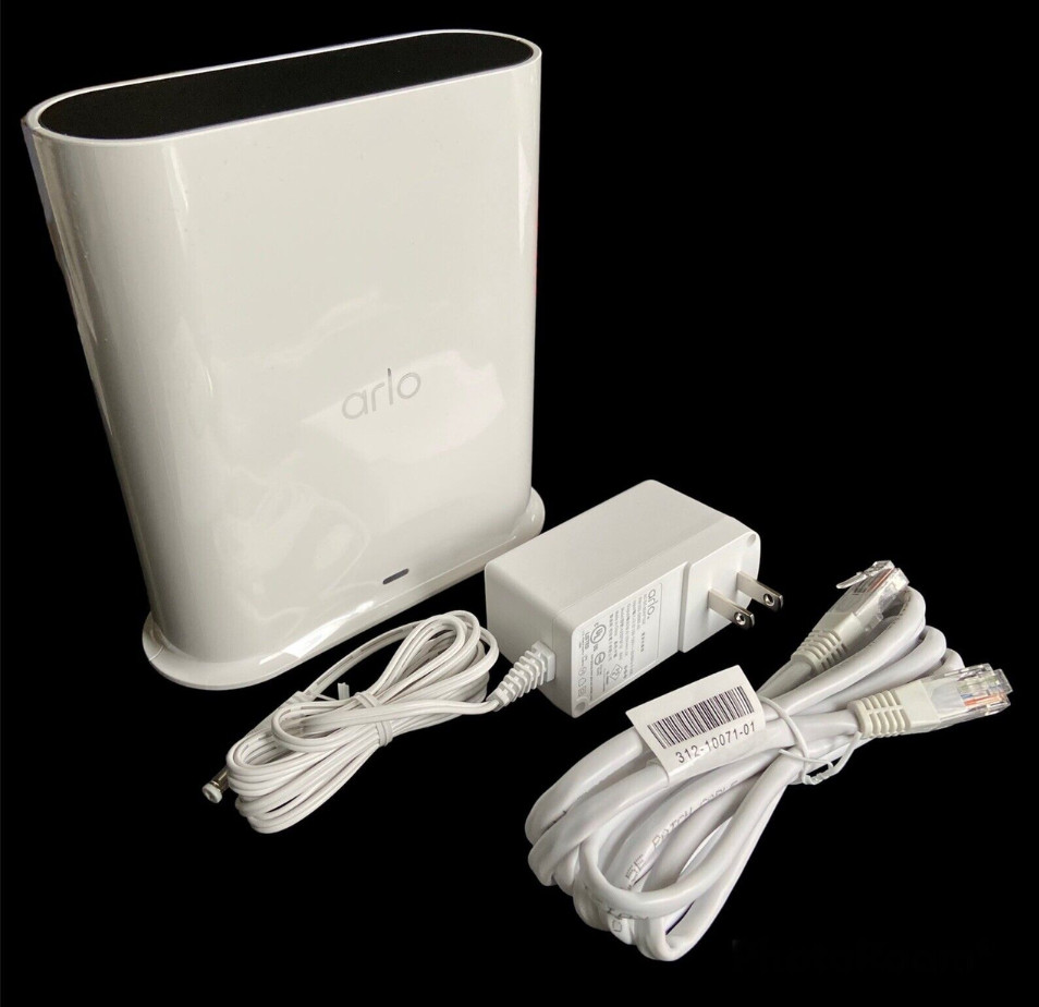 Arlo Ultra 2 4K Wireless Security System with SmartHub & Dual Charger – White