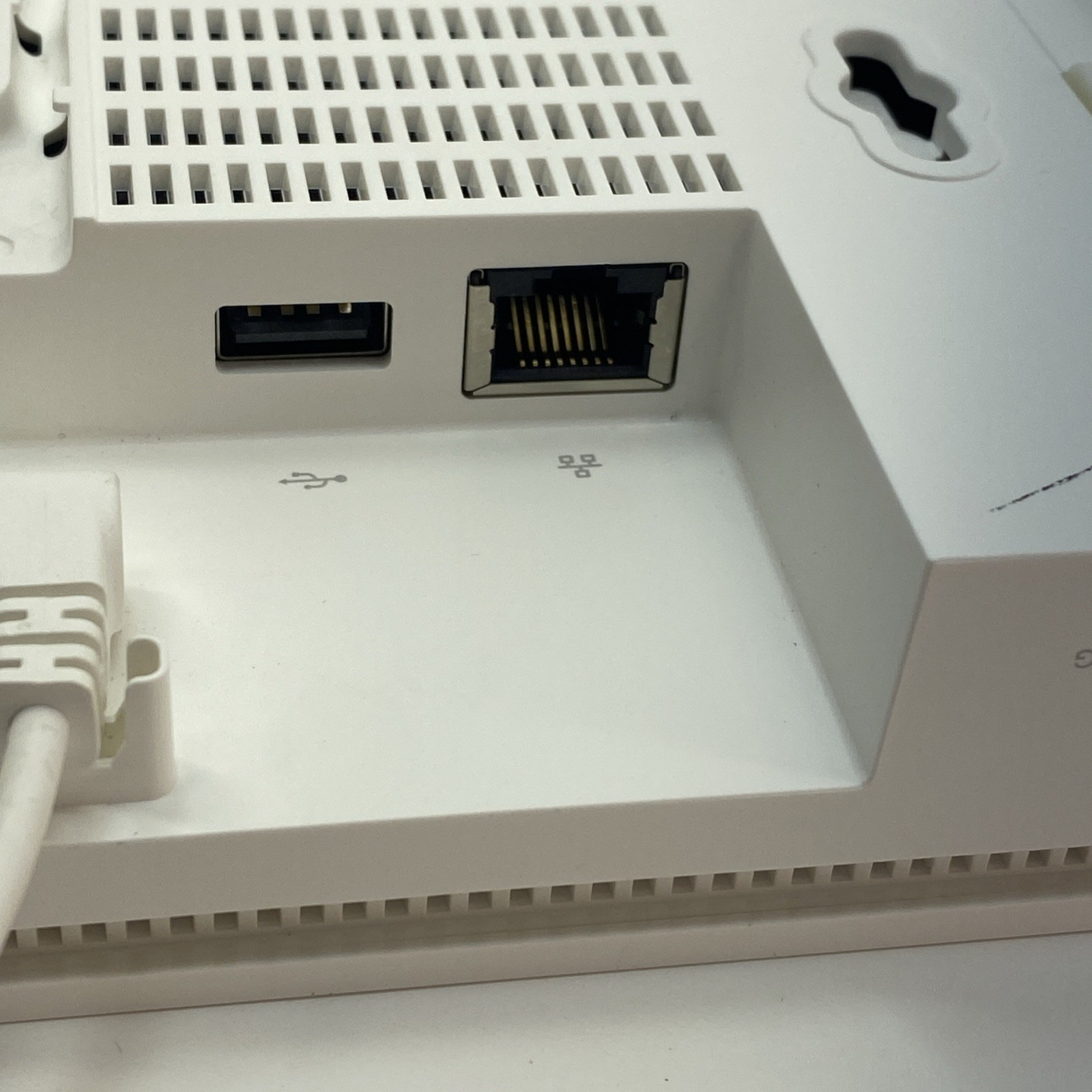 Ring Alarm Base Station US White 4HB1U9-0EN0 Oem Power Cord Z Wave Plus Hangable