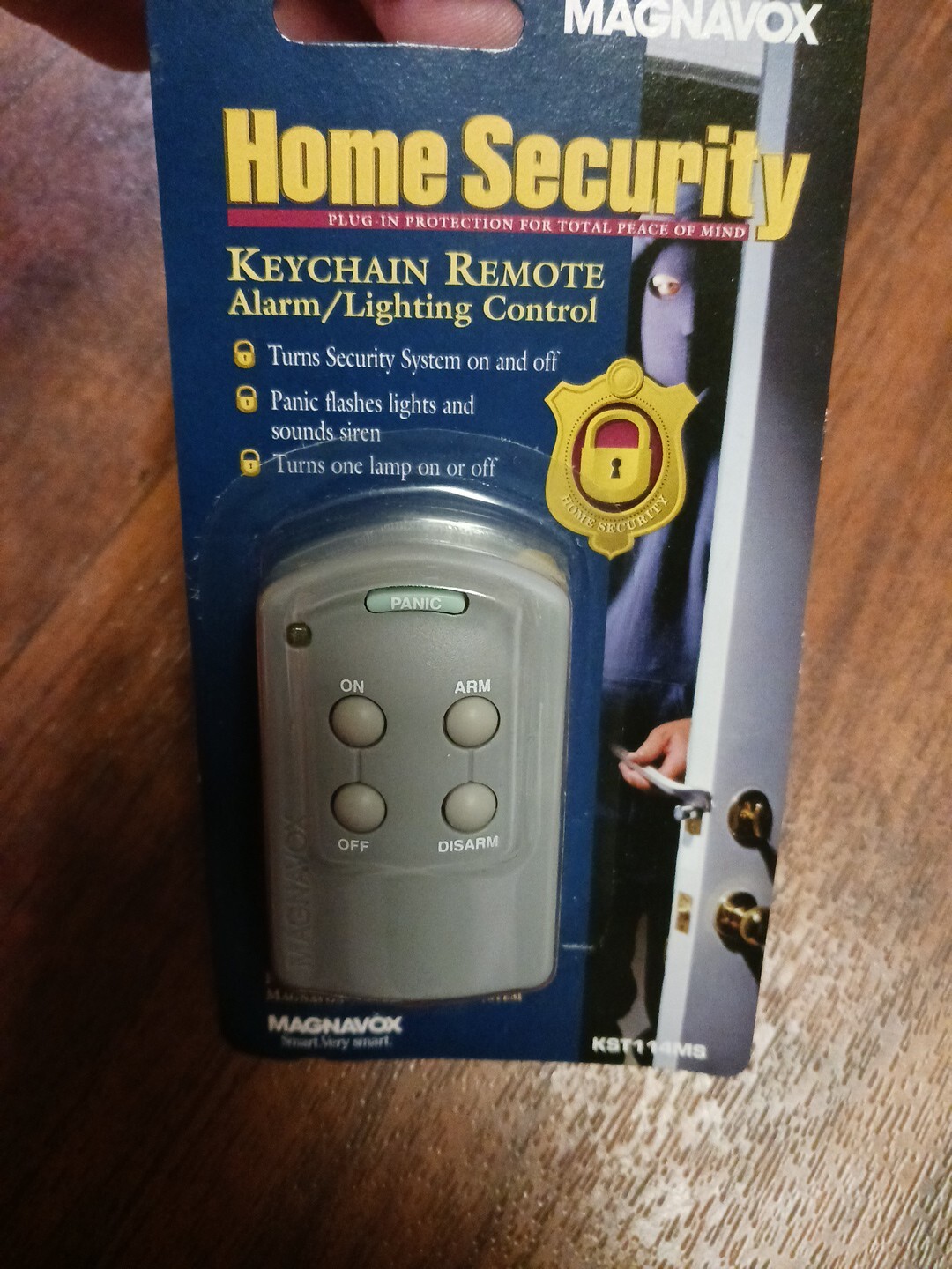 Magnavox Home Security Keychain Remote Alarm Lighting Control KST114MS 3 AAA bat