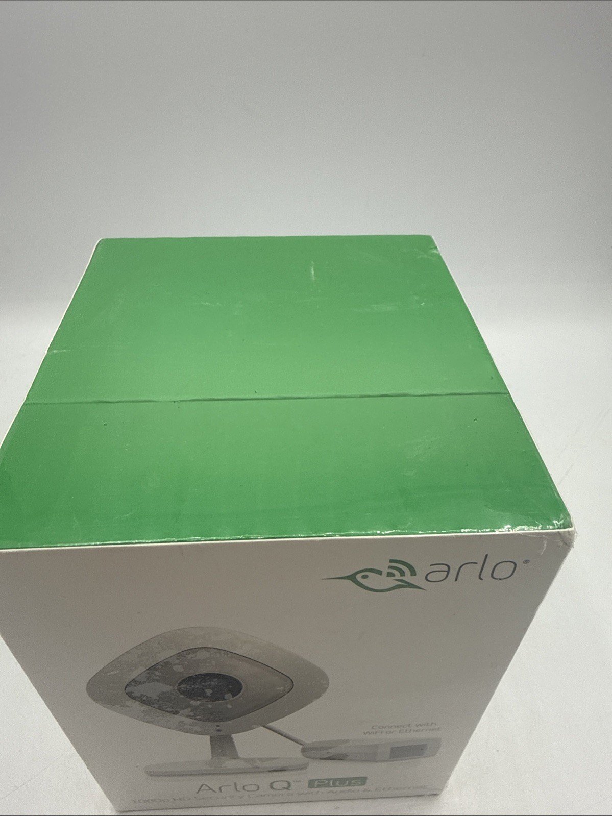 NEW Netgear Arlo Q Plus VMC3040S – (2d)