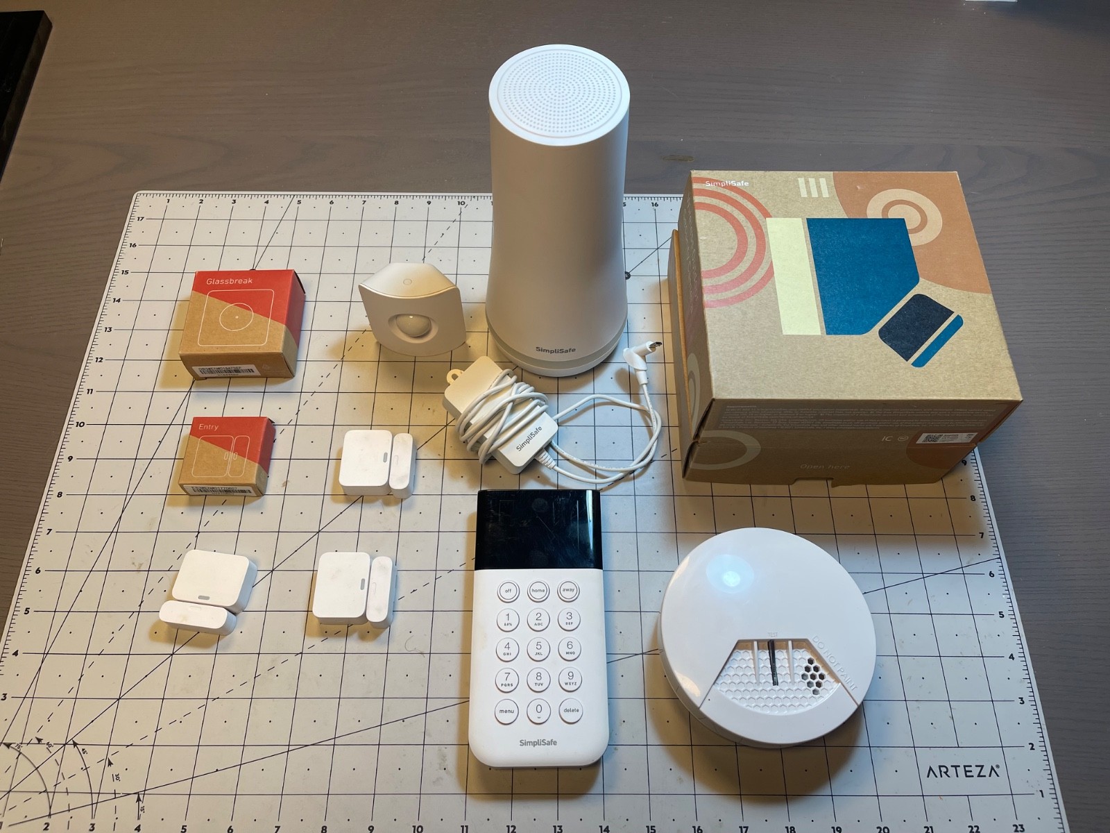 SimpliSafe 10 Piece 2.4GHz Wireless Home Security System – White SSBS3 – Reset