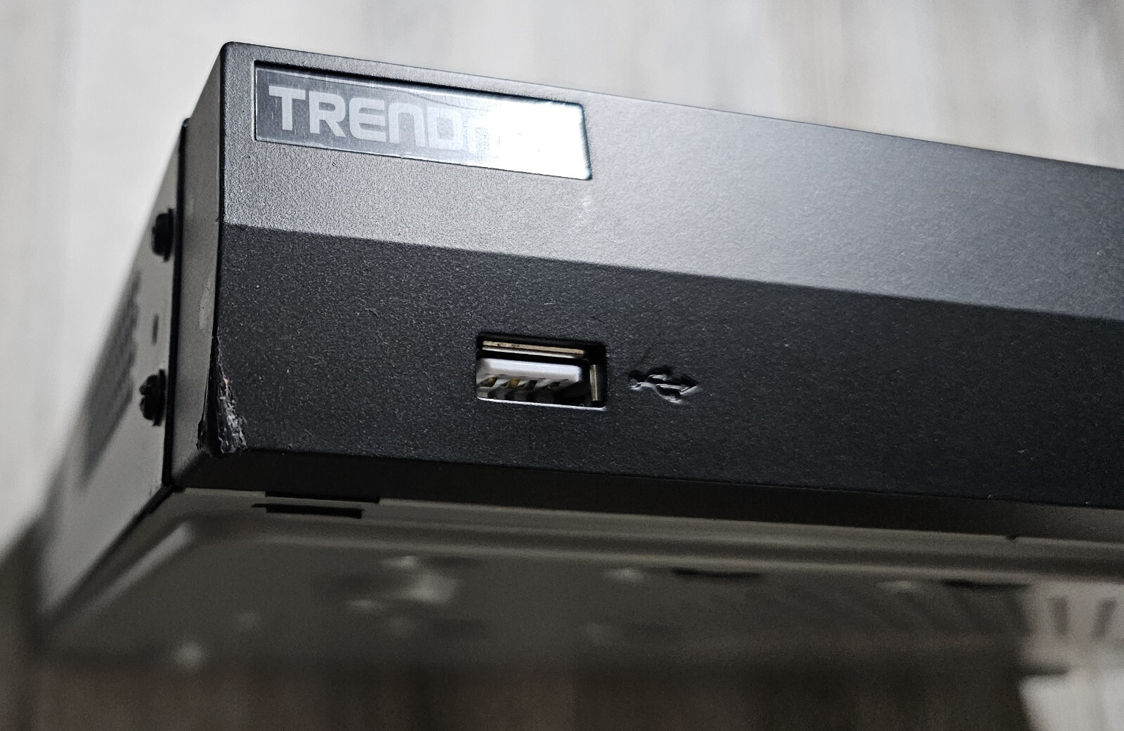 Trendnet TV-NVR408 8 Channel 4K UHD PoE+ NVR with Screws and SATA cables