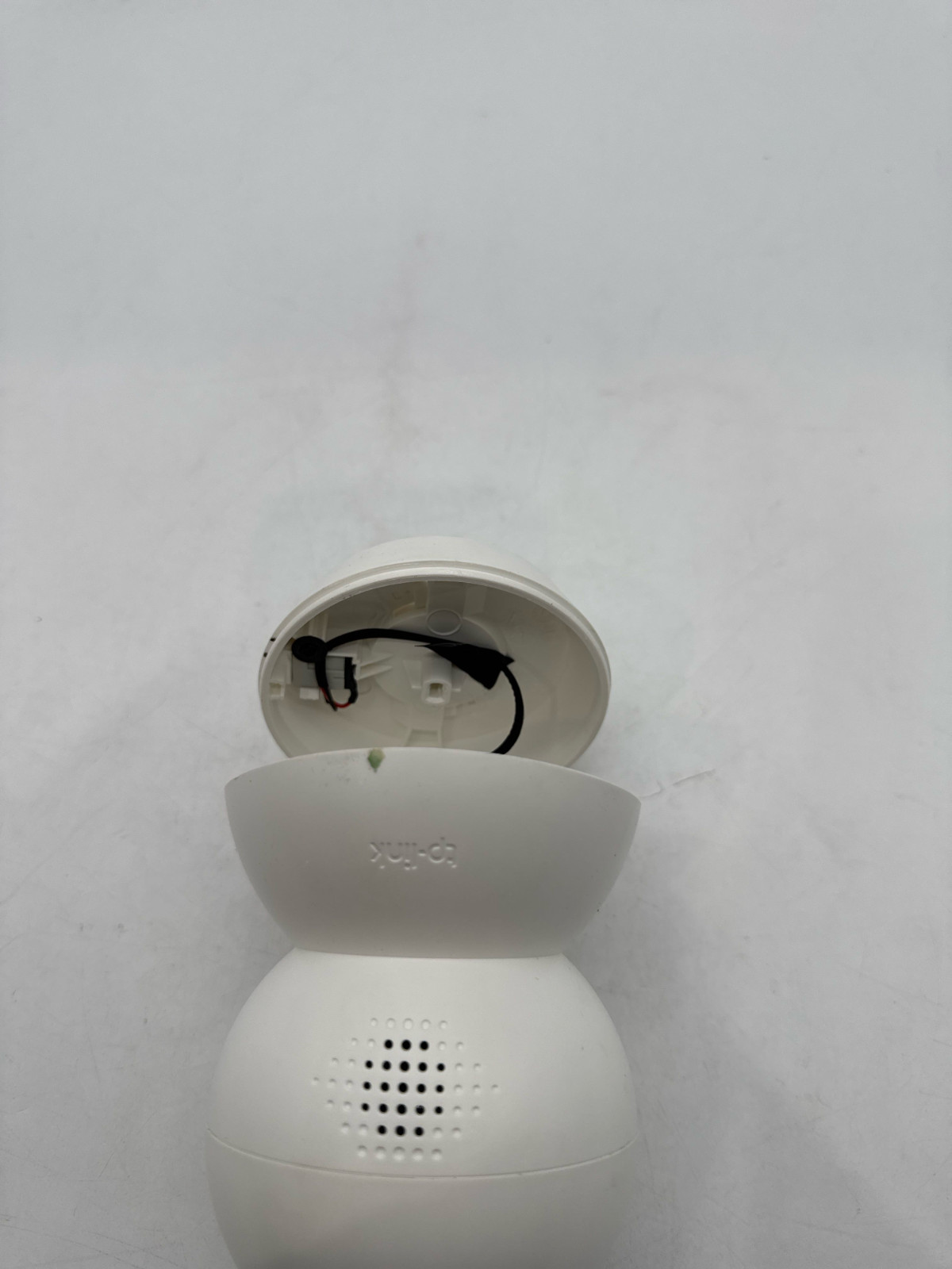 (BROKEN) TP-Link Tapo C200 Pan/Tilt Security Camera 1080p WiFi Baby Monitor