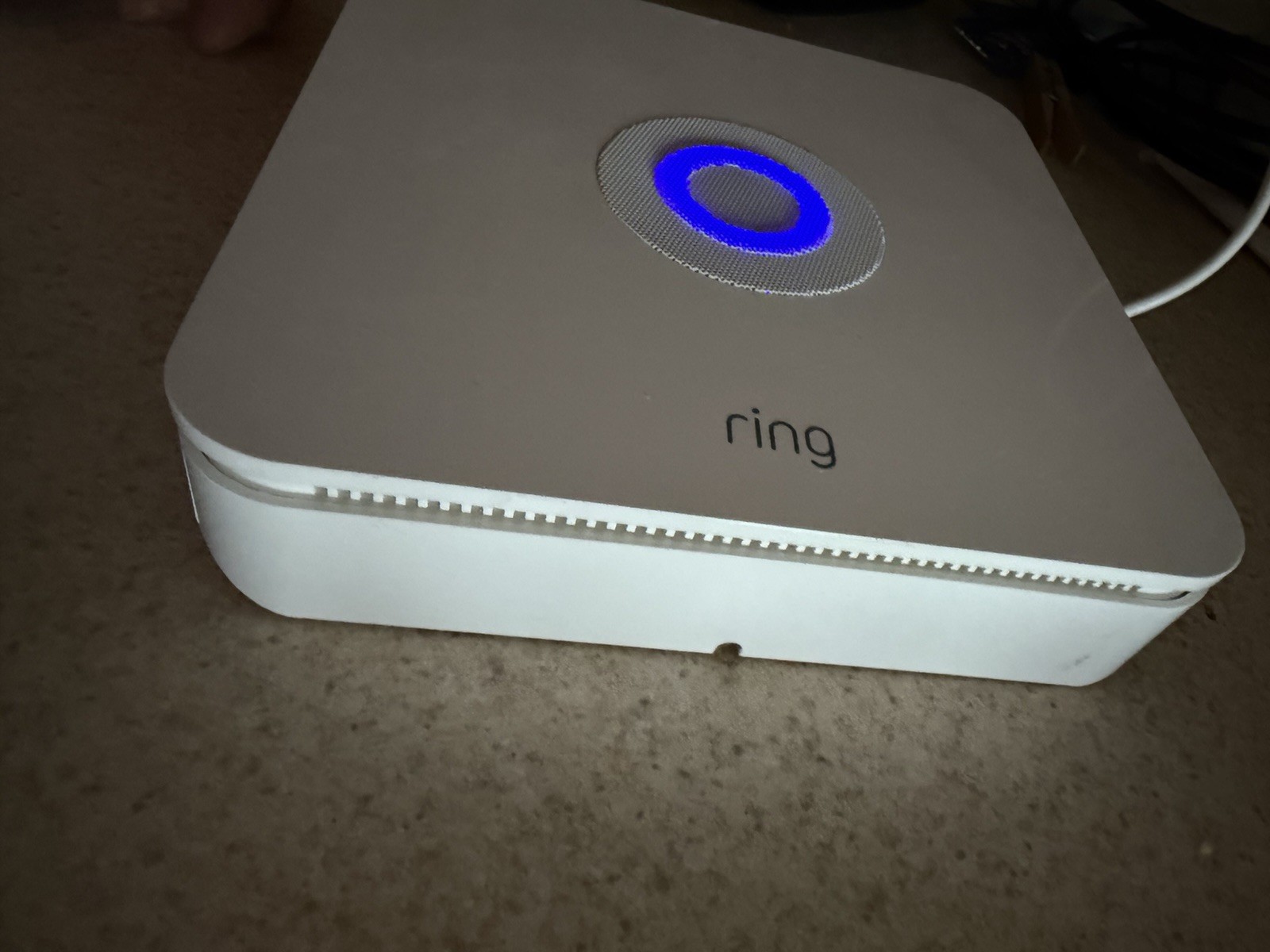 Ring Alarm 2nd Gen Base Station Siren for Wireless Home Security Systems 4HB1U9