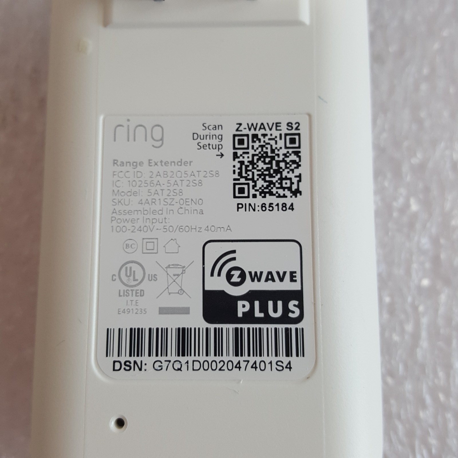 Ring Alarm Range Extender 2nd Gen for Wifi Home Security Systems 5AT2S8 White