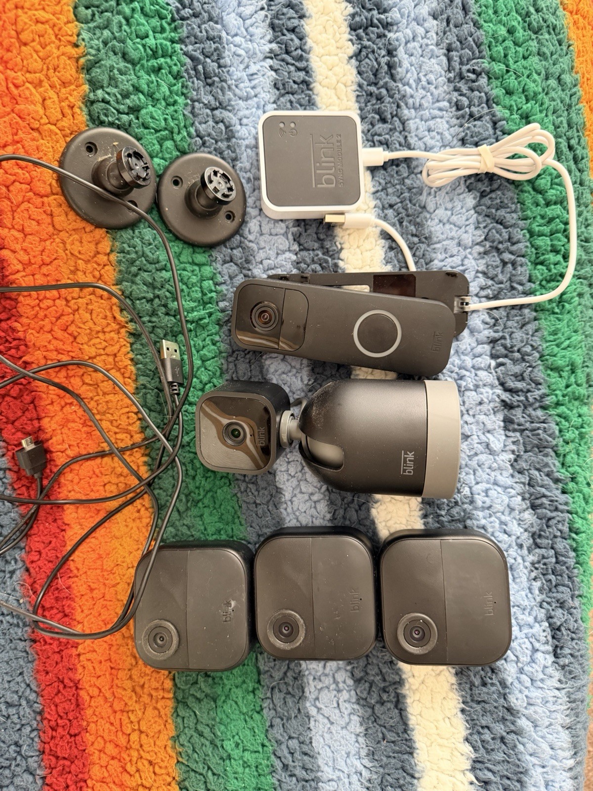 Blink 5-Camera Security System Lot w/ Sync Module 2, Mounts & Hardware