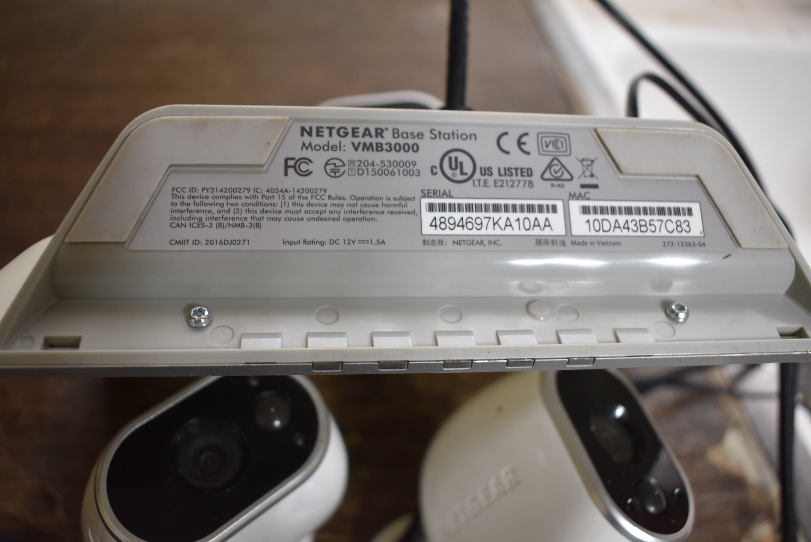 NETGEAR ARLO Base Station Wireless Wi-Fi VMB3000 Hub w/ 3 Cameras and Mag Mounts