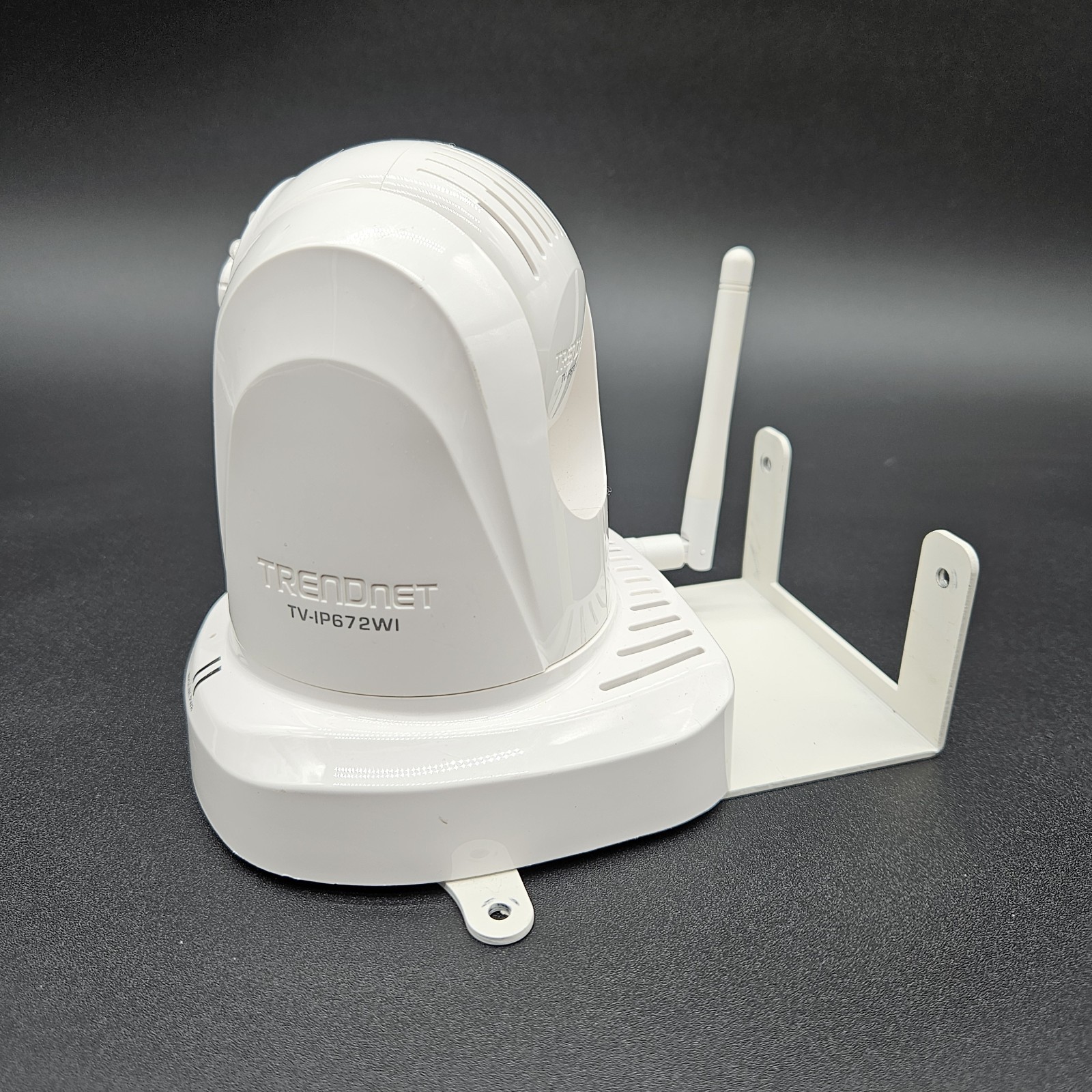 Trendnet TV-IP672WI Day Night Indoor Wireless Camera With Power Cord And Bracket
