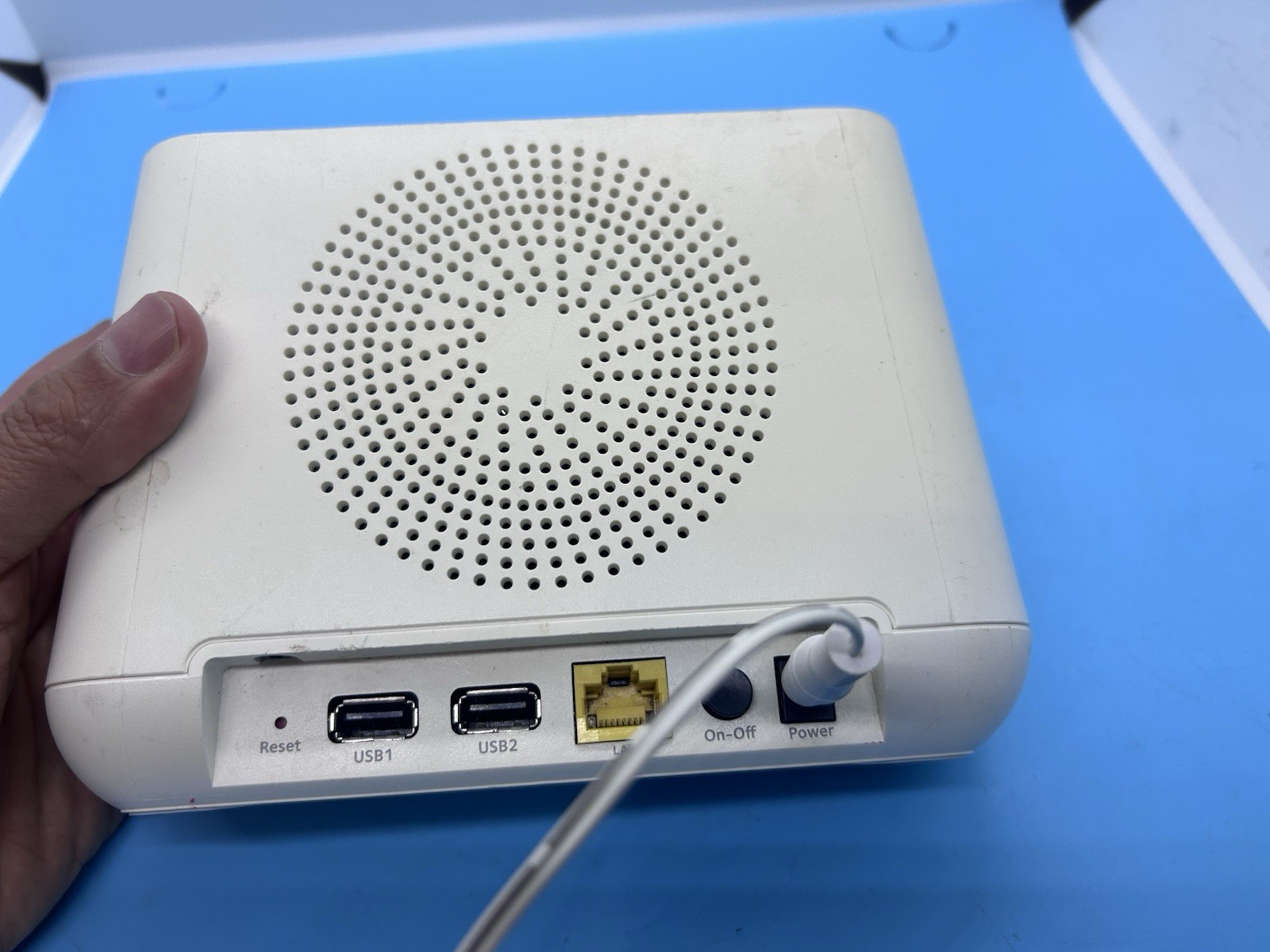 Netgear Arlo VMB4000 Wireless Security Hub Base Station