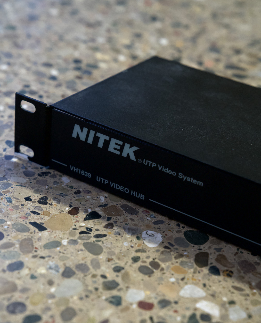 (3) Nitek Twisted Pair Video and Data Systems VH1639 UTP Video Hub