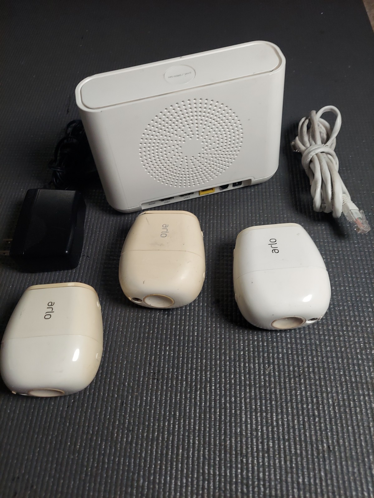 3 Arlo Pro2 cameras with VMB4000 base station (batteries not included)