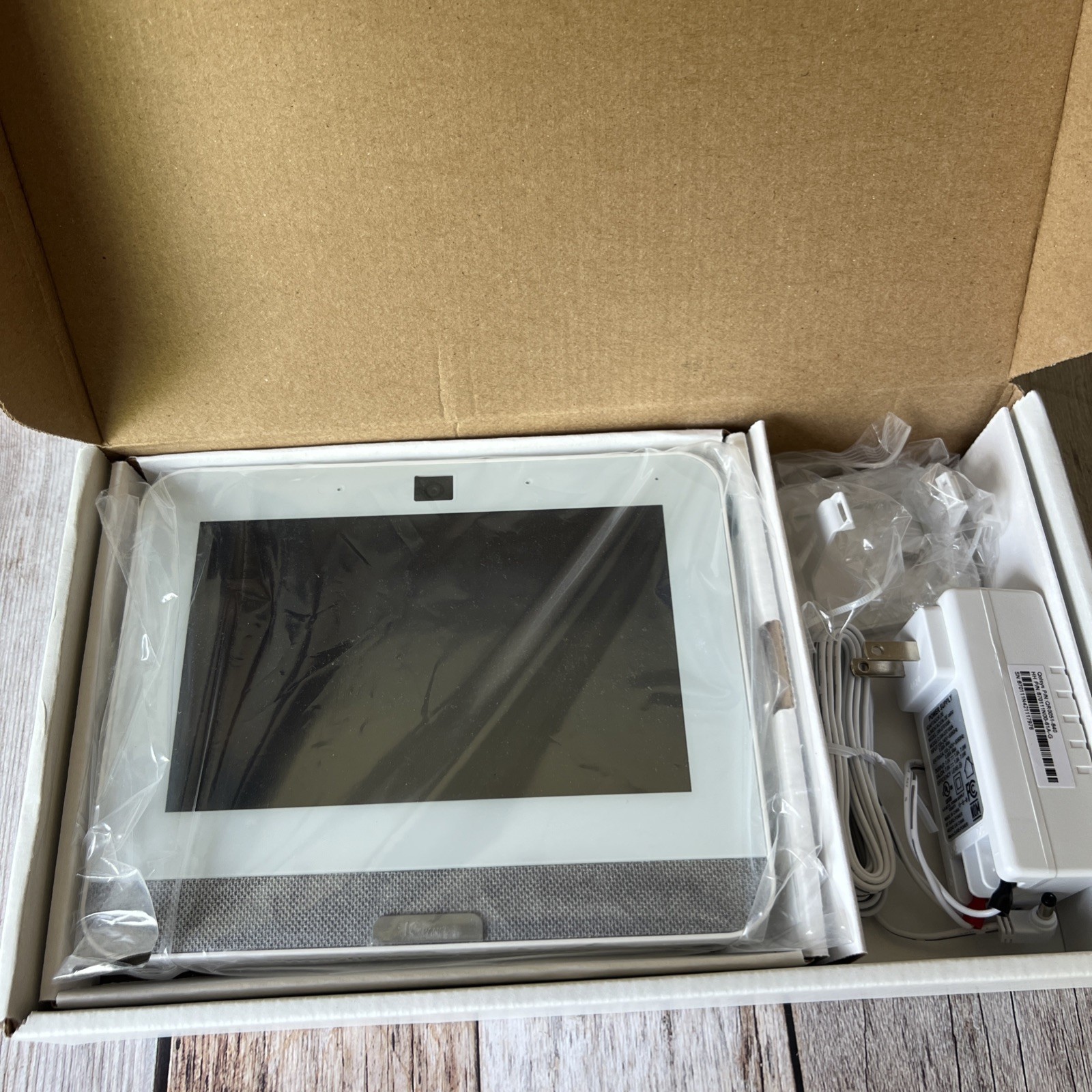 Qolsys IQ Panel 4 Touchscreen Smart Home Hub IQP4001 Locked