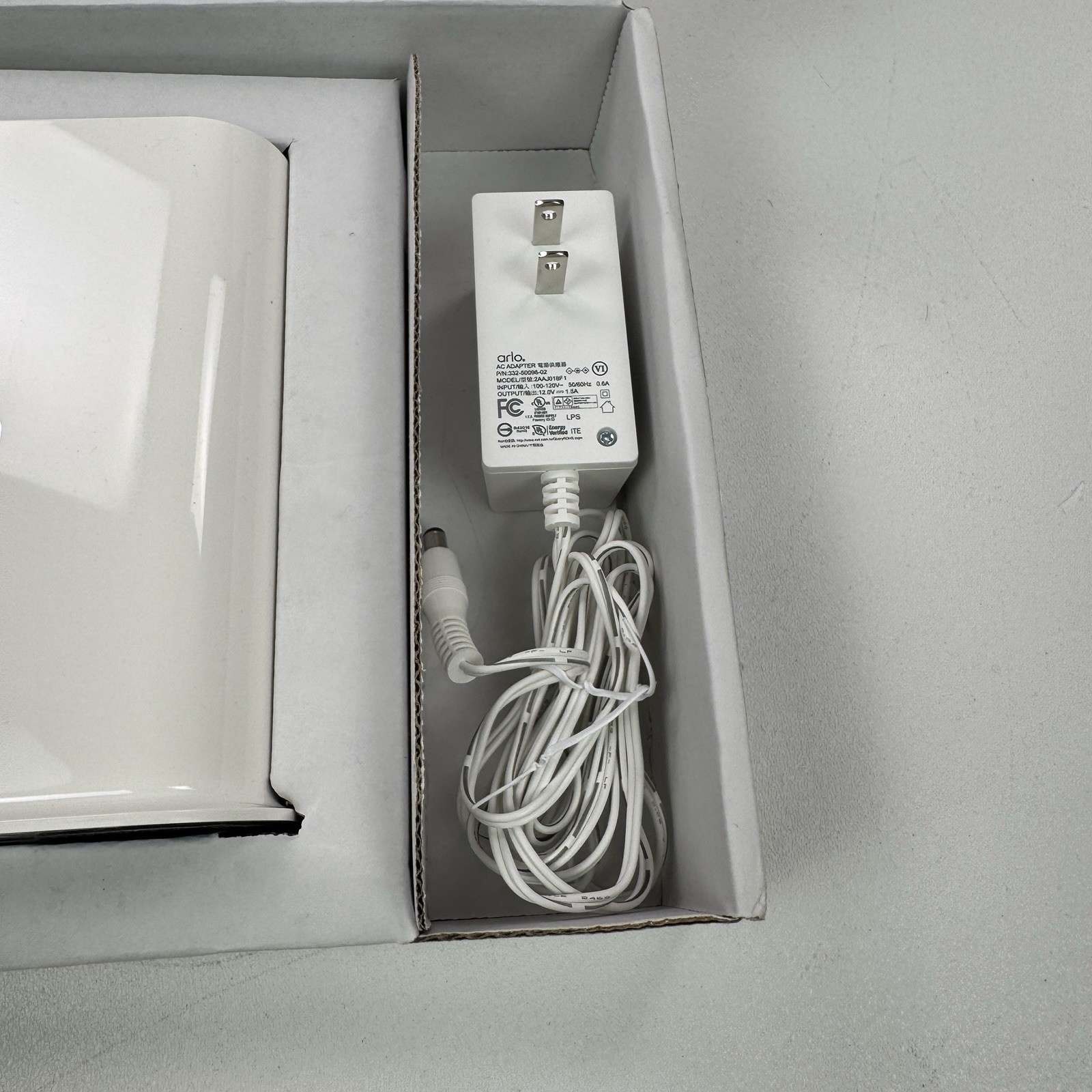 Arlo Pro SmartHub white VMB4540-100NAS VMB4540-100NAR