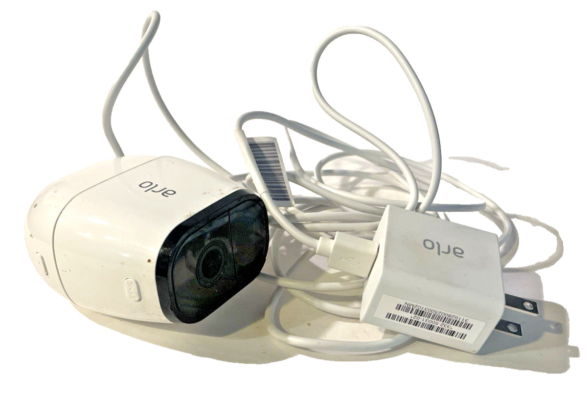 ARLO lot HUB and 3 Arlo Cameras Spotlight Cameras PARTS ONLY NOT Tested READ SEE