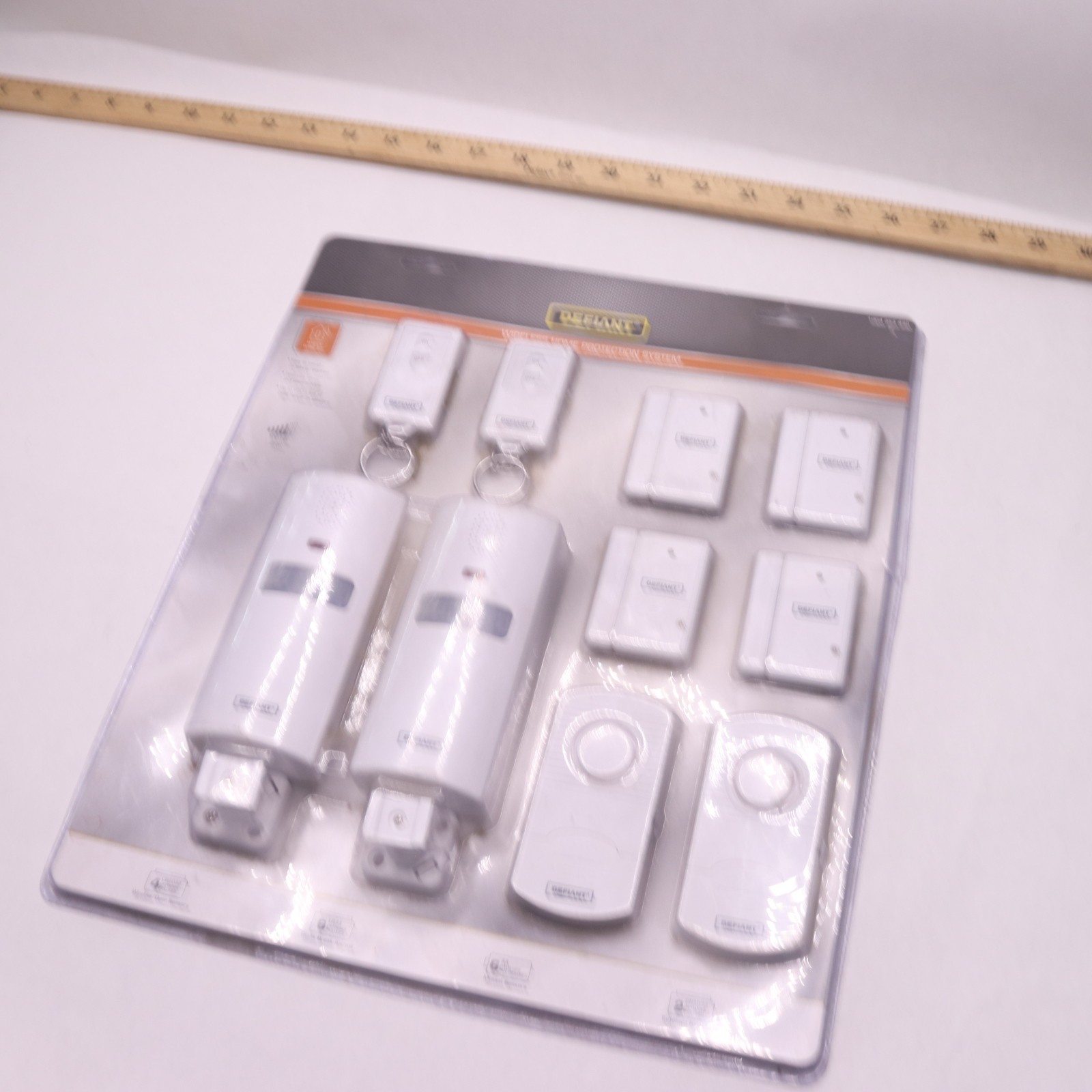 Defiant Wireless Home Protection Alarm System Kit 1004 353 430