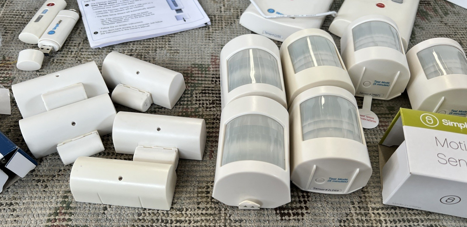 SimpliSafe Home Security System 17 Pcs Model SSCS2 Lot