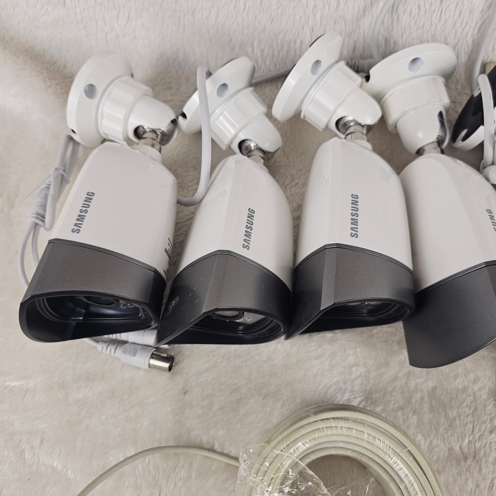 Samsung Video Security System – 10 Camera Bundle SDS-P5102
