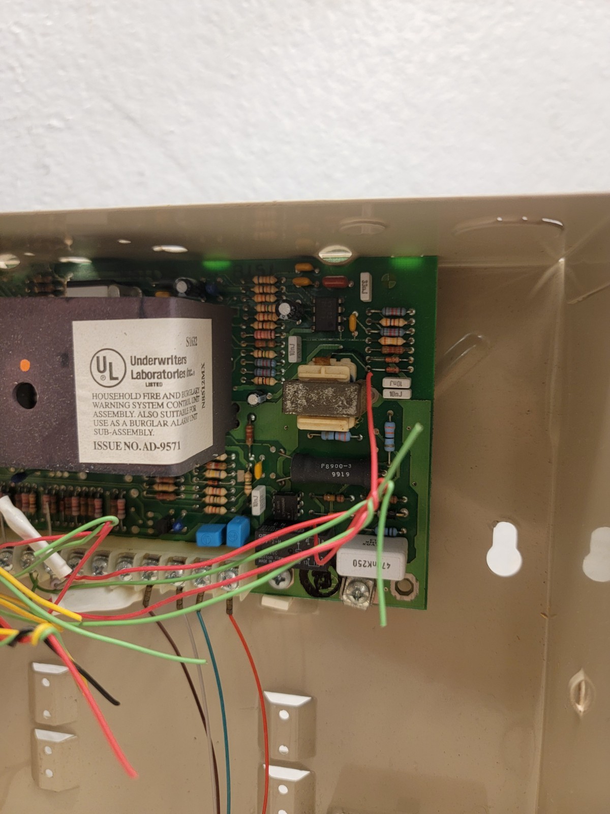 ADEMCO Honeywell VISTA-10SE in Enclosure w/ Rocket Battery ES 4-12