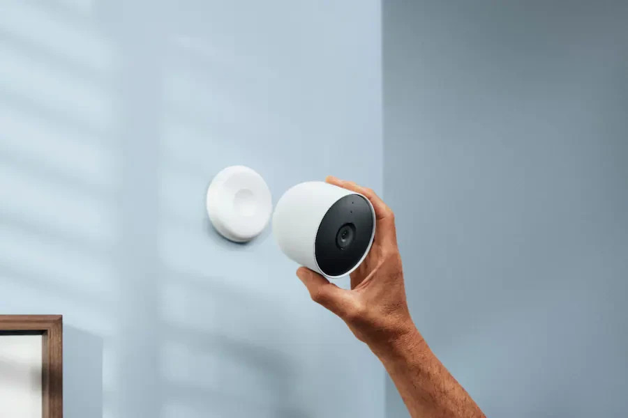 Google Nest Cam Indoor/Outdoor Wire Free Security Camera Snow Brand New
