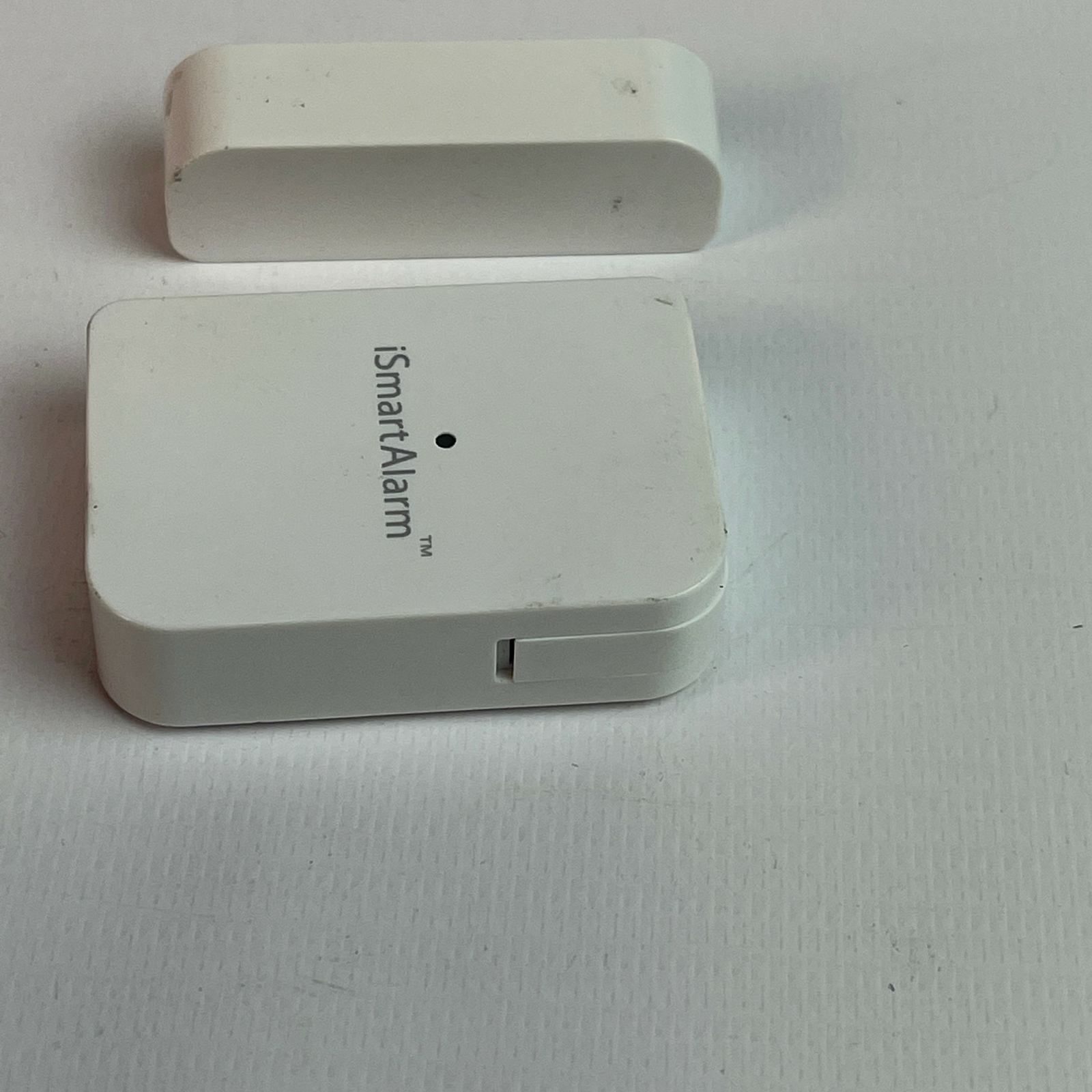 iSmartAlarm ISAISA1 Wireless Wi-Fi Home Security System for Apartment – White