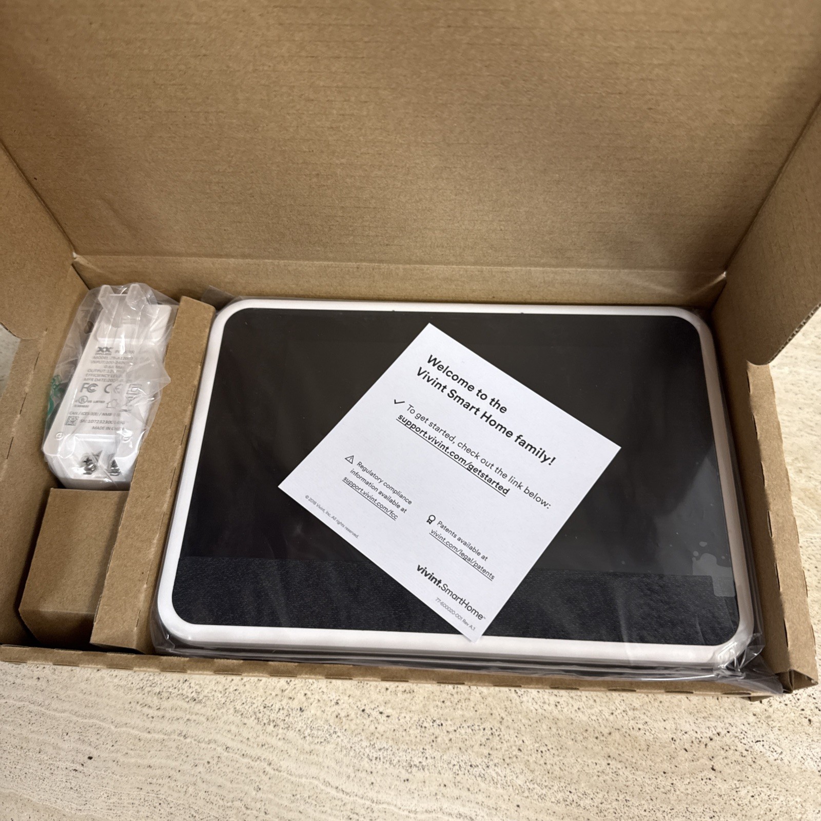 Vivint Smart Home Sky Control Panel Smart Hub VS-SH2000-C00 (new)