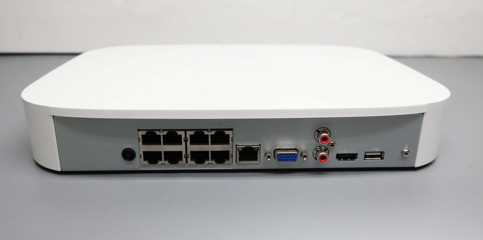 Lorex YN843A82-8AB4-E 4K NVR Security System w/ 4 Smart Deterrence Cameras