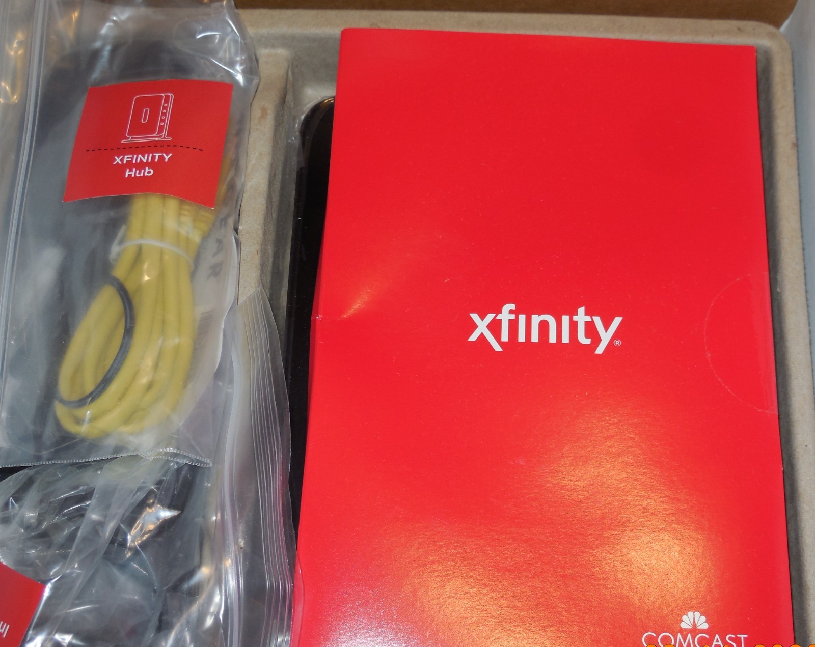 XFINITY HOME AUTOMATION BASE KIT + Indoor/outdoor CAMERA – REQUIRES SUBSCRIPTION