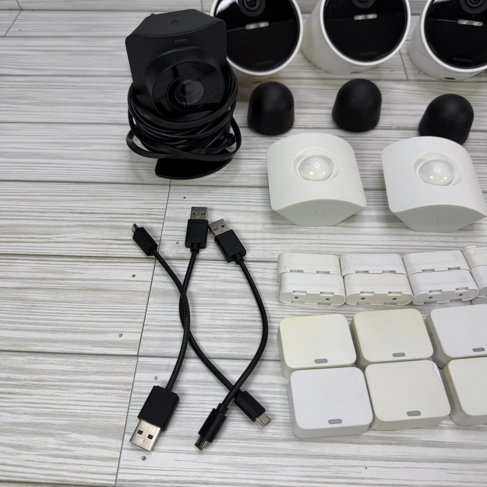 SimpliSafe Home Security System 3 Wireless Outdoor 1 Indoor Cameras 16 Pc BUNDLE
