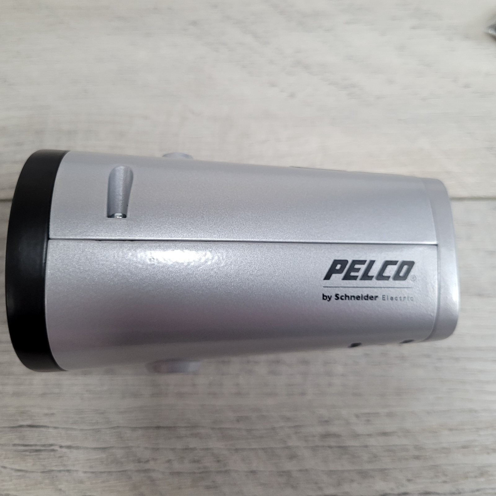 Pelco Sarix IXE Series Box Camera w/SureVision IP SRX E CAM 1MP Ver 2.1/2.0 NEW