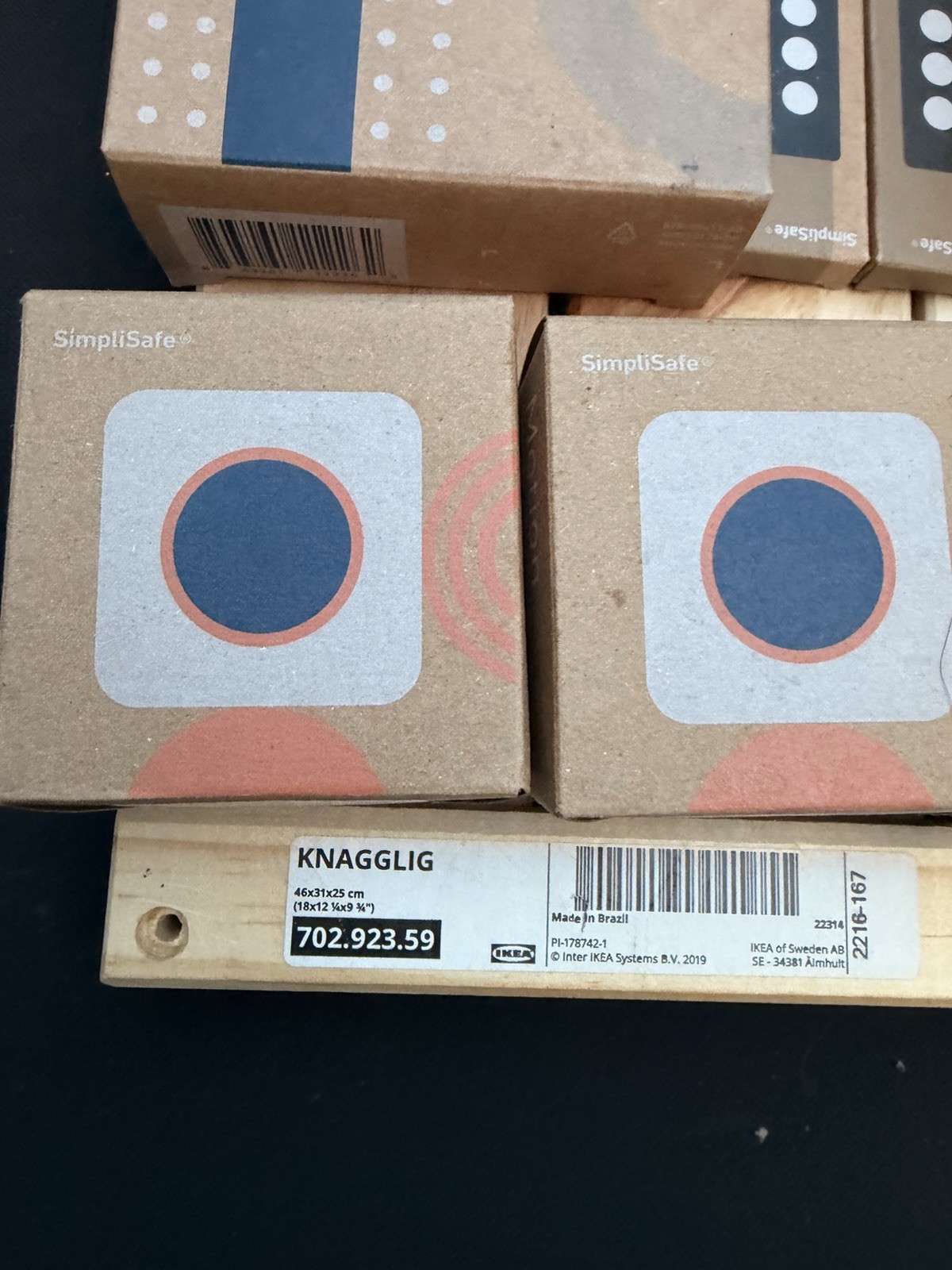 NEW In BOX SIMPLISAFE 13 PC. Home Security System W/ Base, Keypad, Sensors