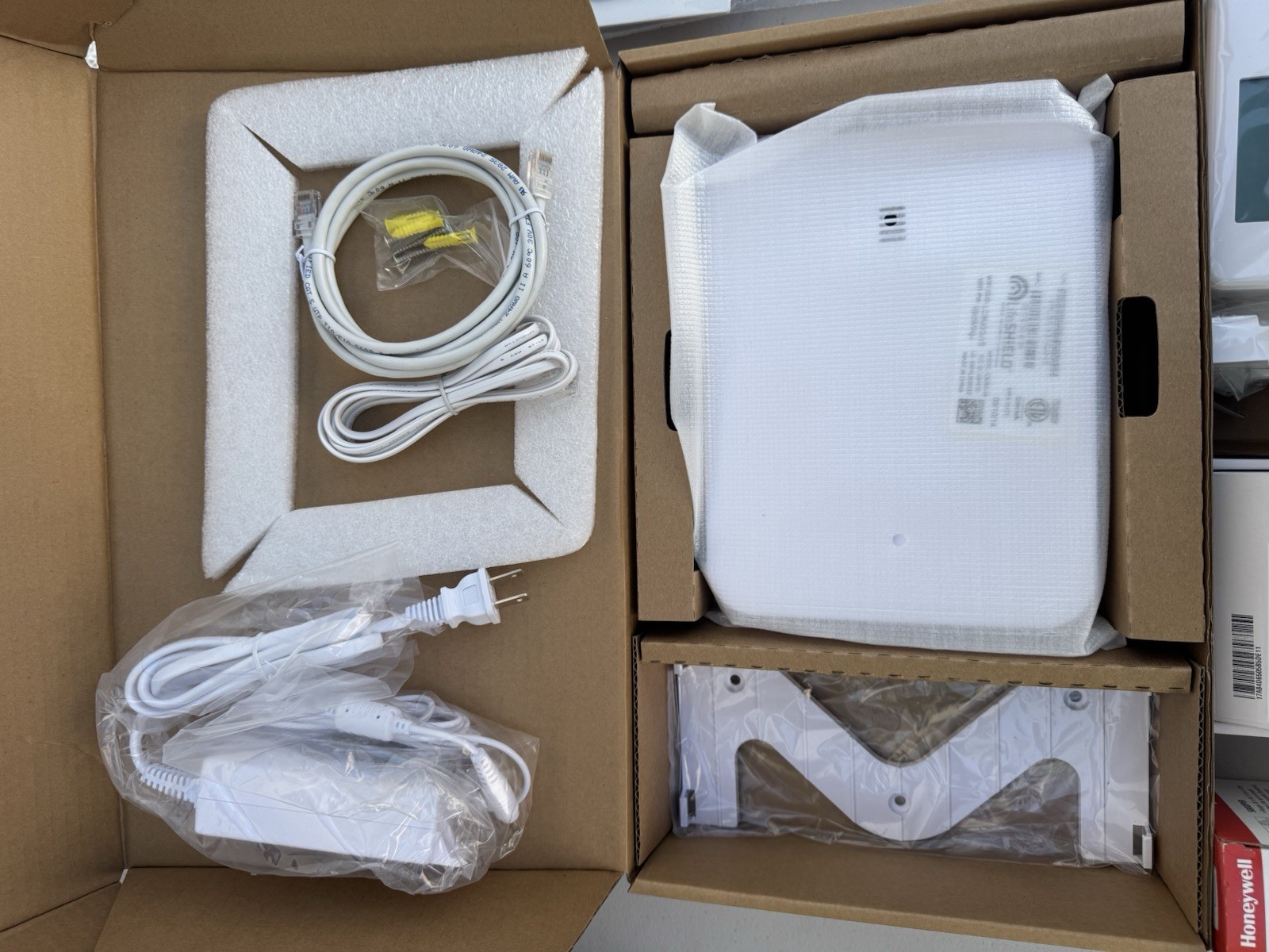 DIRECTV LifeSHIELD Home Security System Base Sensor Keypad Fire Siren NEW