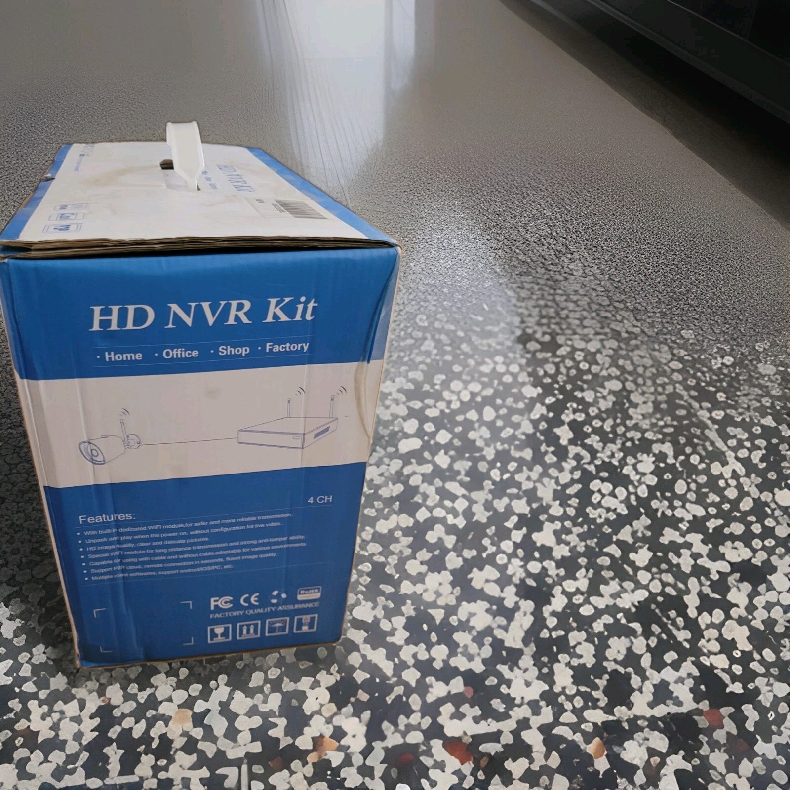 HD NVR KIT HD, 4 CHANNELS WIRELESS, NEW IN BOX,HDMI CLOUD P2P, UNPACK & PLAY