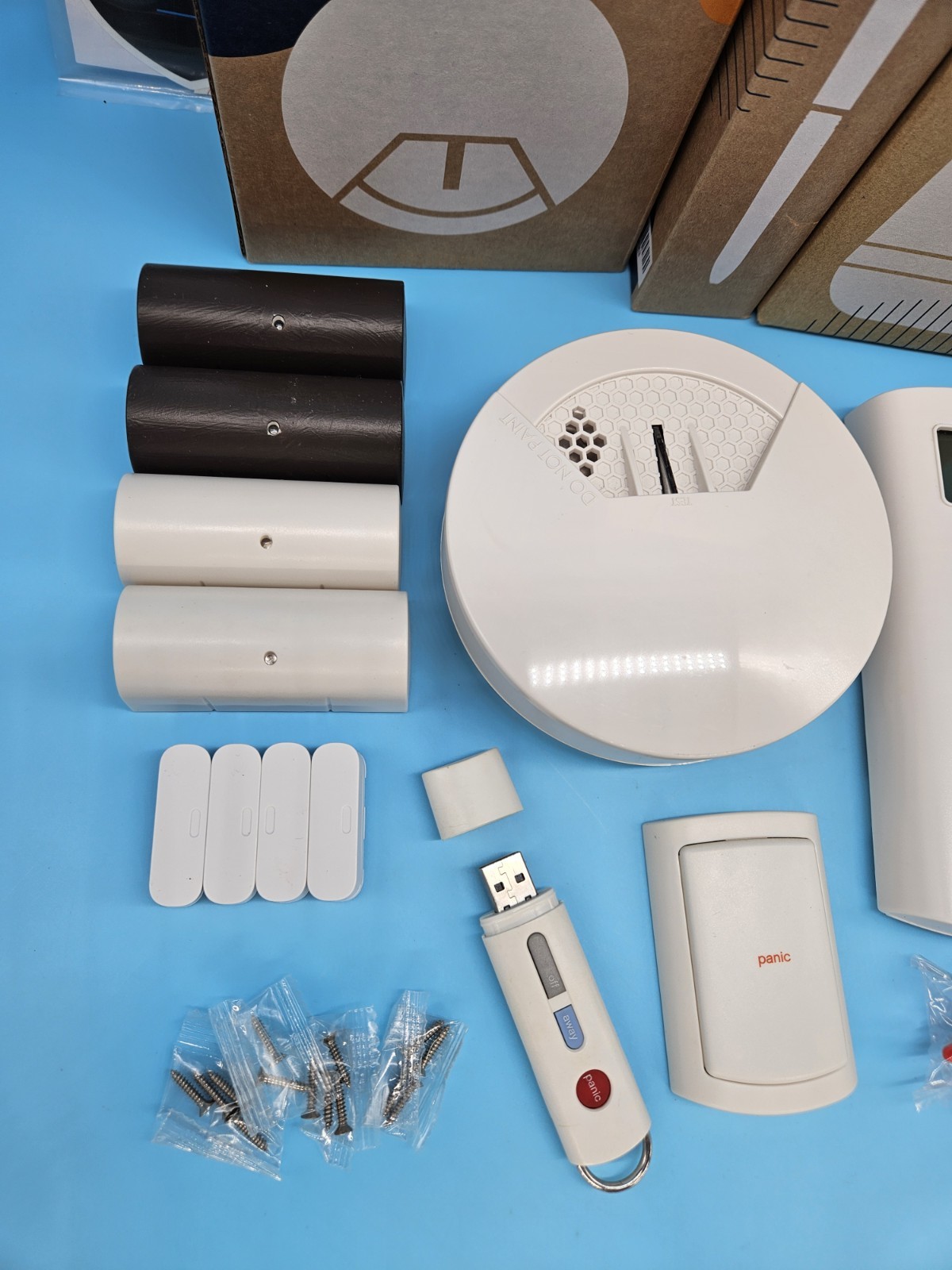 SimpliSafe Wireless Home Security System Bundle Base Station Smoke Detector MORE