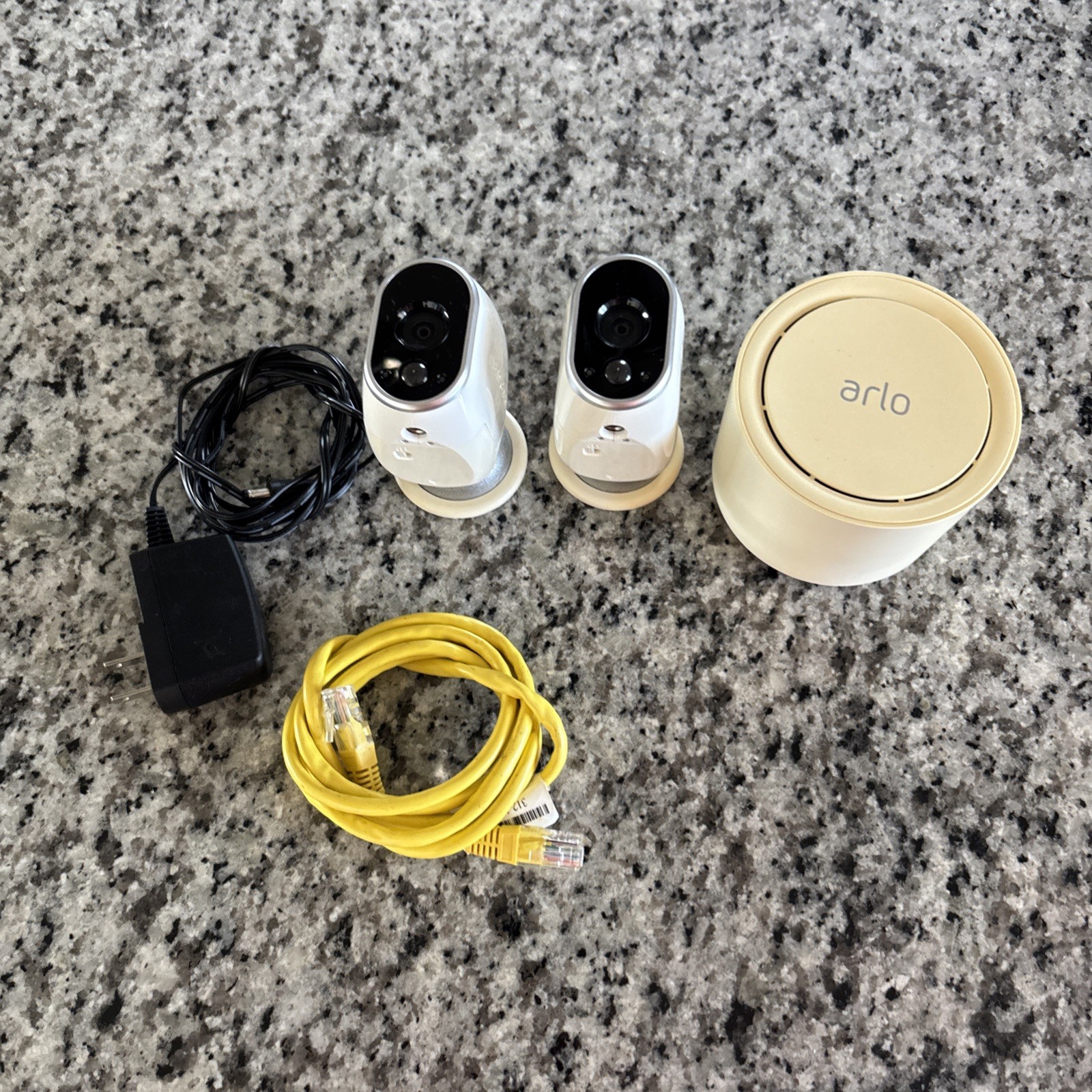 Netgear Arlo Security System 2HD cameras w/Base Station