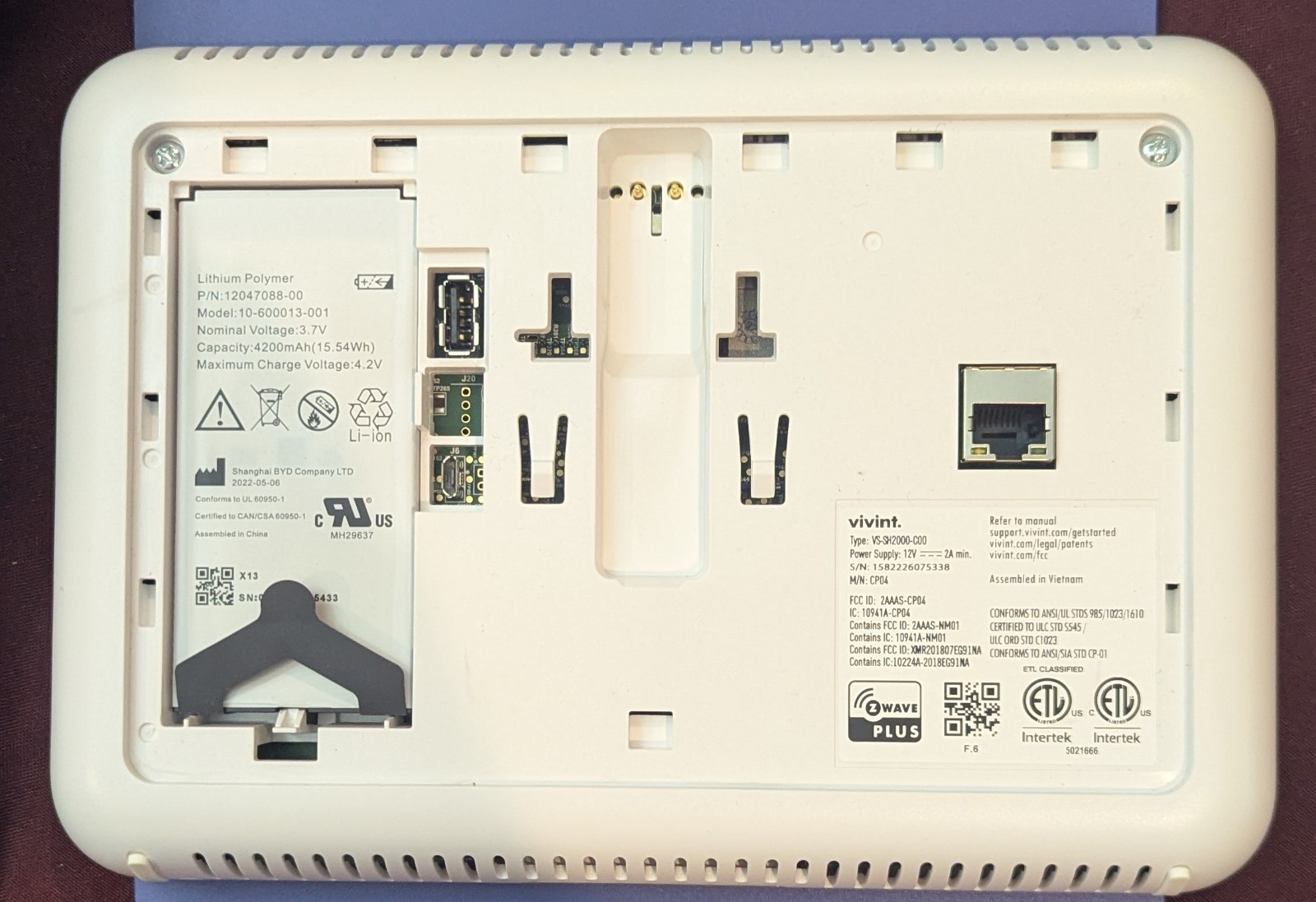 Vivint Smart Home Sky Control Panel Smart Hub VS-SH2000-C00
