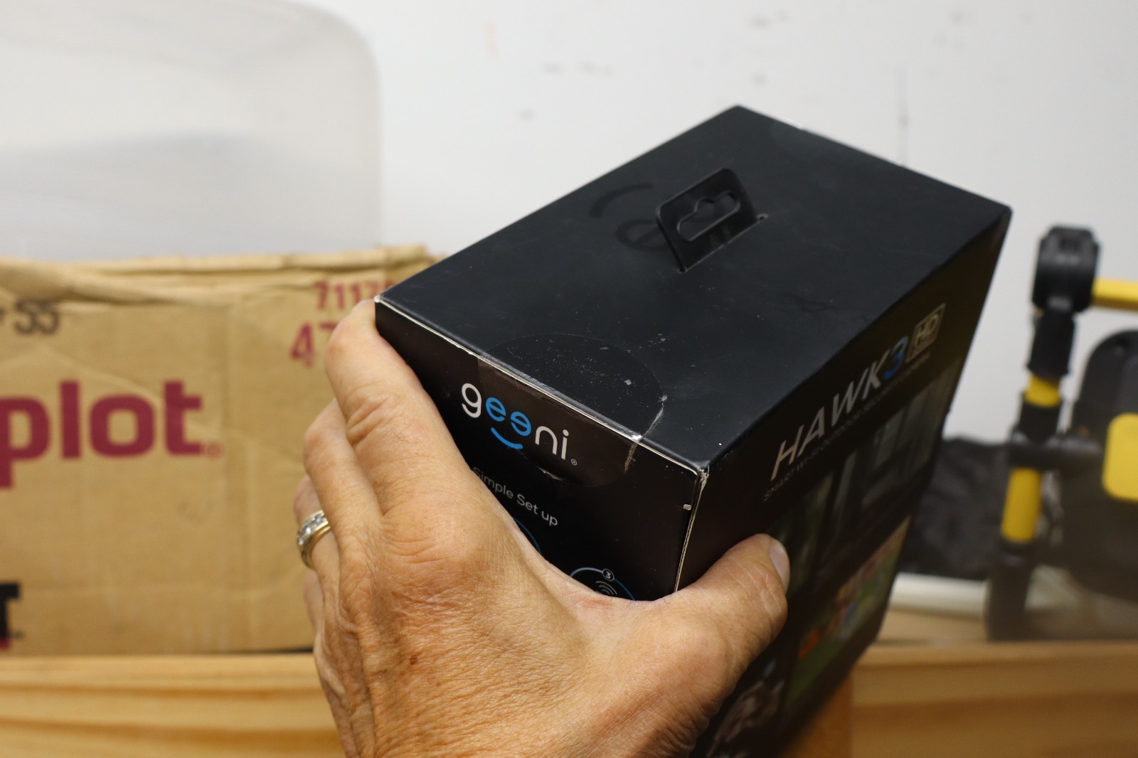 Geeni Hawk 3 Outdoor 1080p HD WiFi Security Camera – Weatherproof SEALED BOX