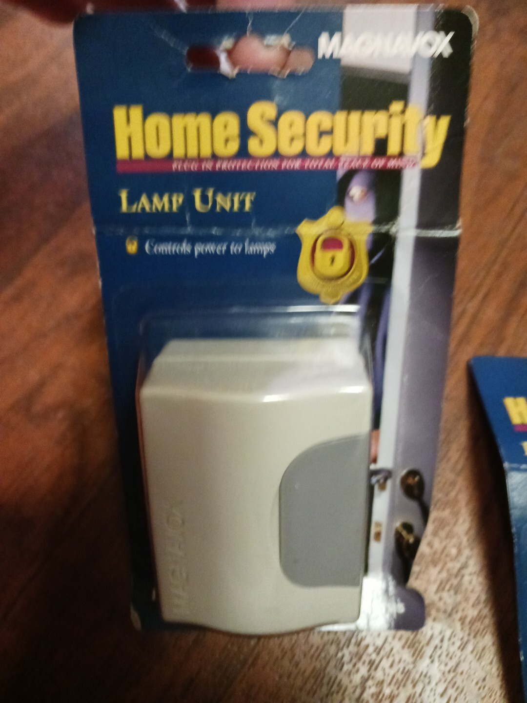 2 MAGNAVOX HOME SECURITY APPLIANCE UNIT & LAMP UNIT LMT101MS SMART