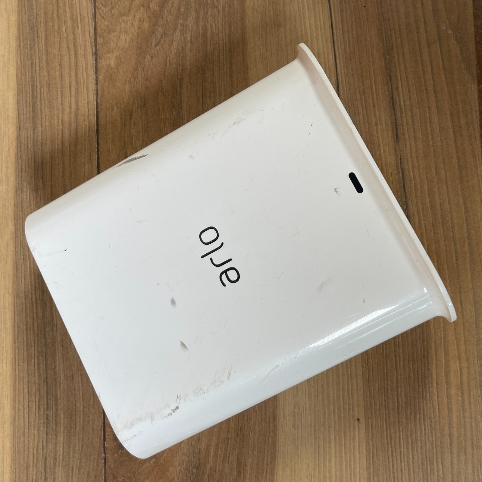 Arlo Smart Hub Base Station White Wi-Fi Portable Ethernet Port for Pro 2, Pro 3