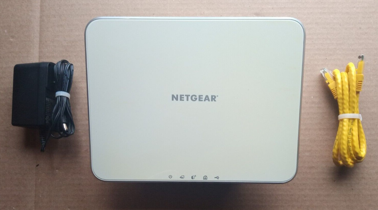 NETGEAR VMB3000 Arlo Base Station with Ethernet Cable and Power Adapter