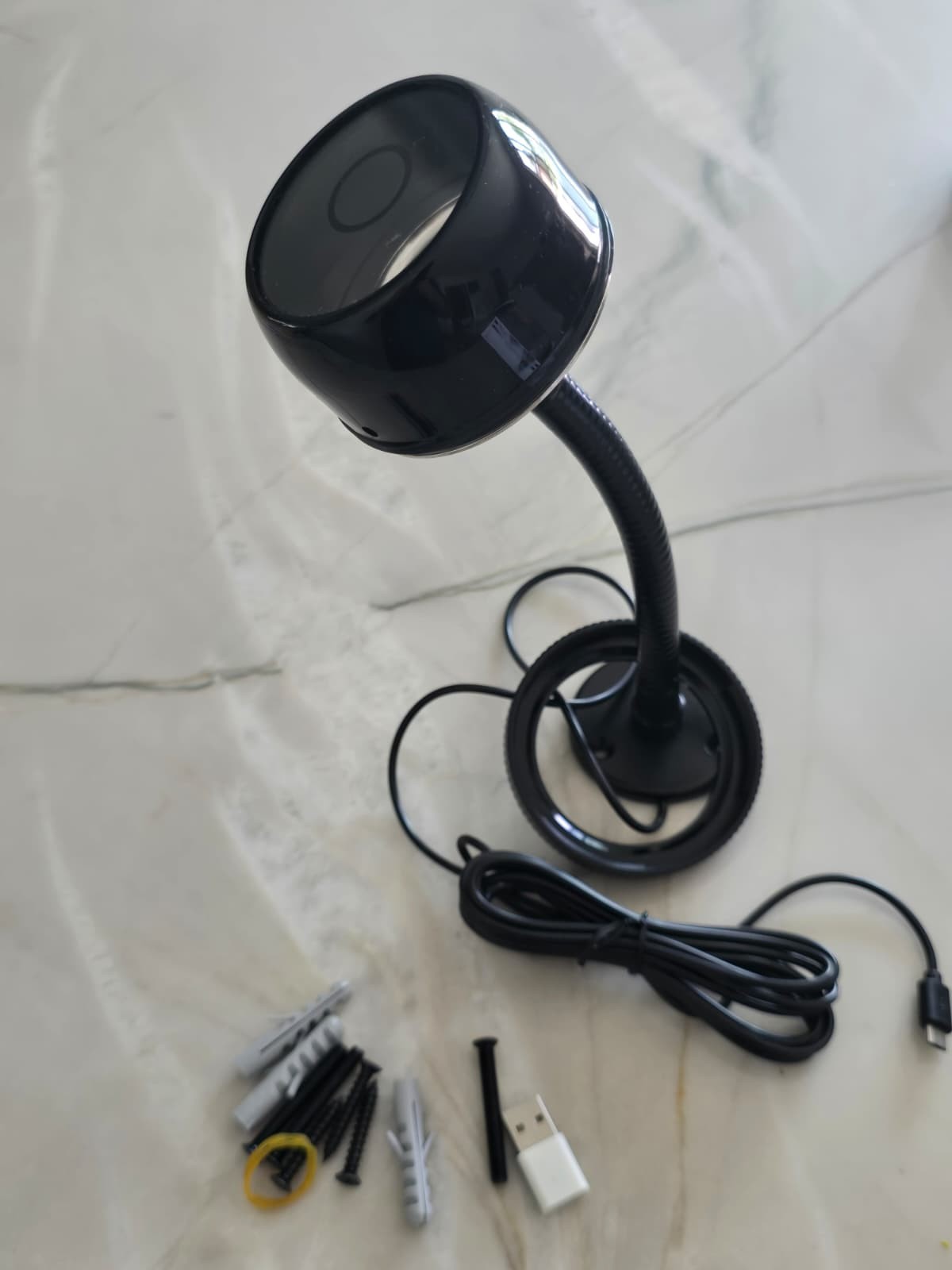 Google Nest Cam Indoor with Outdoor accessories Security Camera NC1102ES 1 pack