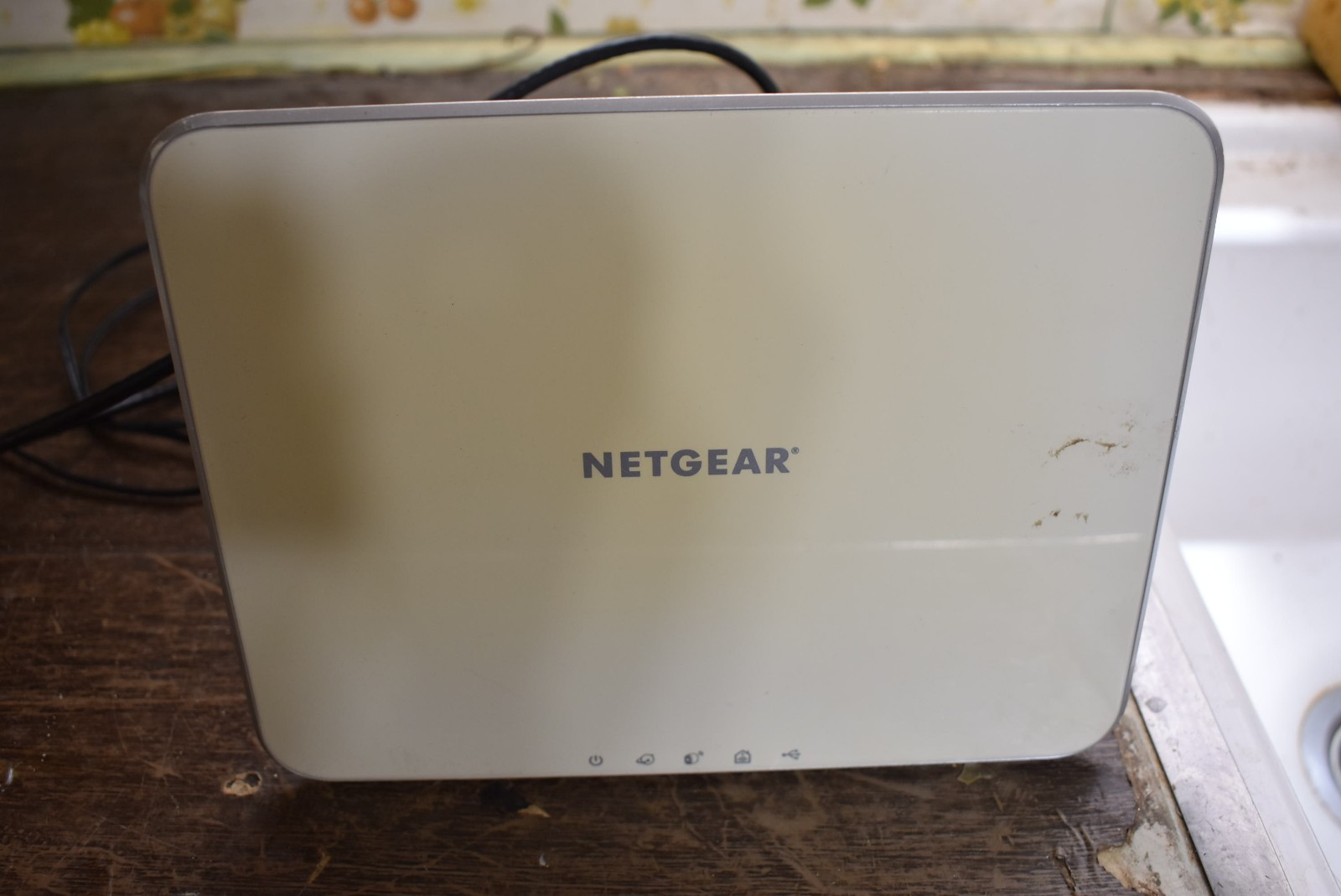 NETGEAR ARLO Base Station Wireless Wi-Fi VMB3000 Hub w/ 3 Cameras and Mag Mounts