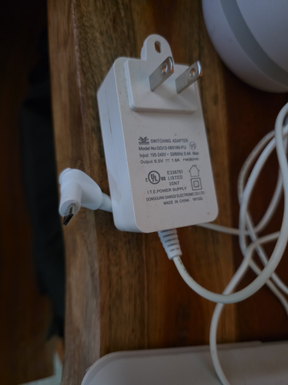EUC SimpliSafe SSBS3 WiFi Base Station & Wireless Keypad