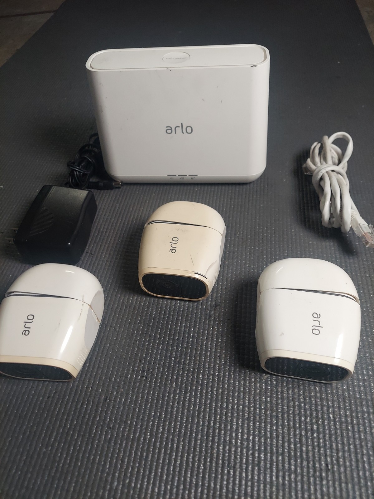 3 Arlo Pro2 cameras with VMB4000 base station (batteries not included)