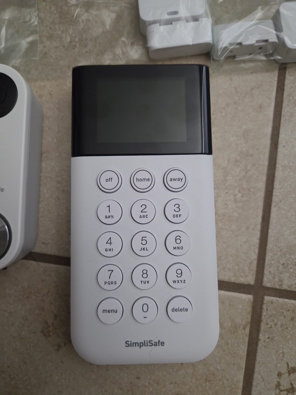 SimpliSafe Security System – HUGE Set w/ Extras, Original.
