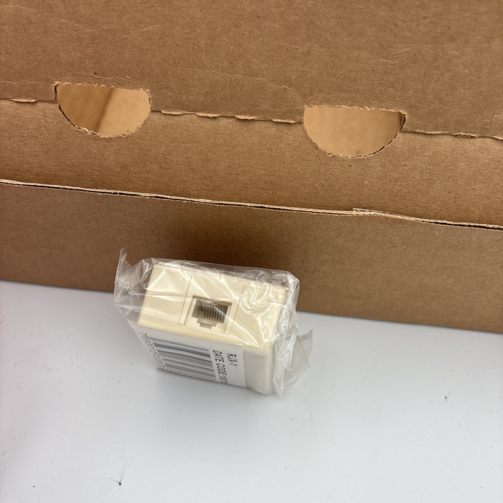 GE Simon Interlogix XT 600-1054-95R-SUM4 Home Security Unit With Battery