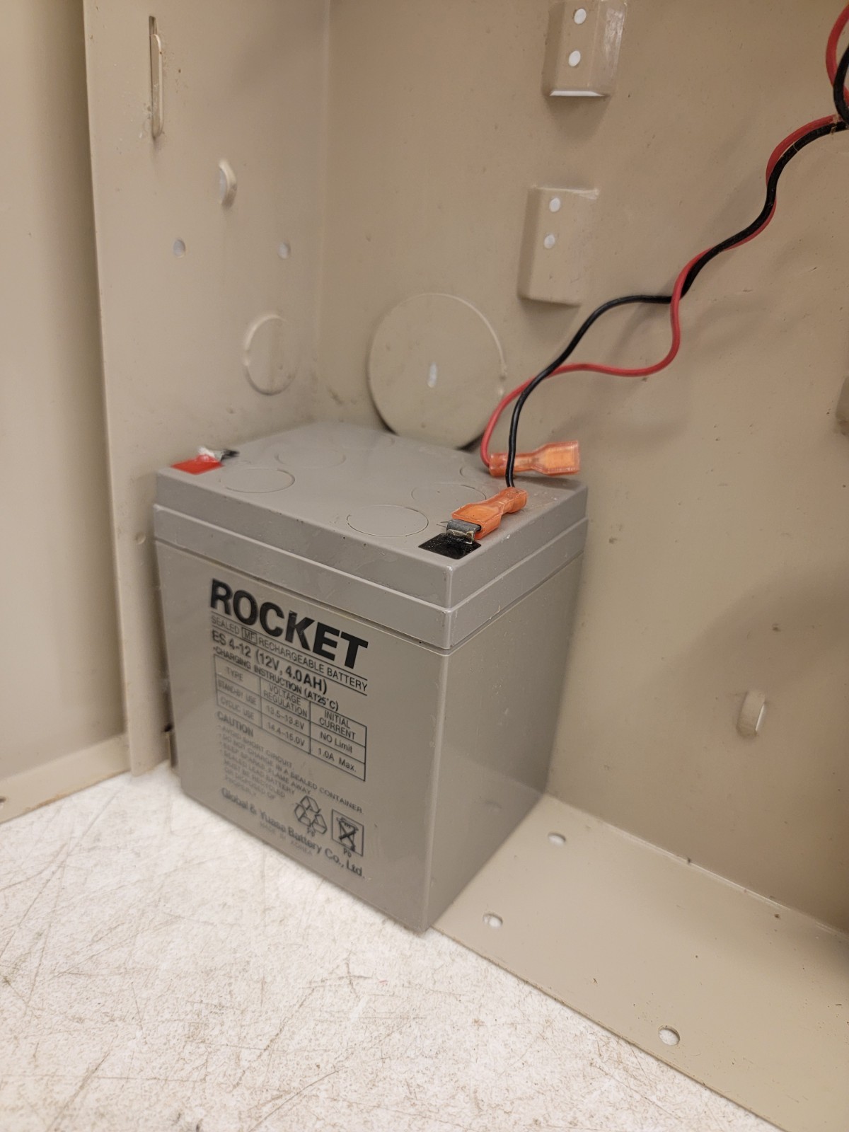 ADEMCO Honeywell VISTA-10SE in Enclosure w/ Rocket Battery ES 4-12