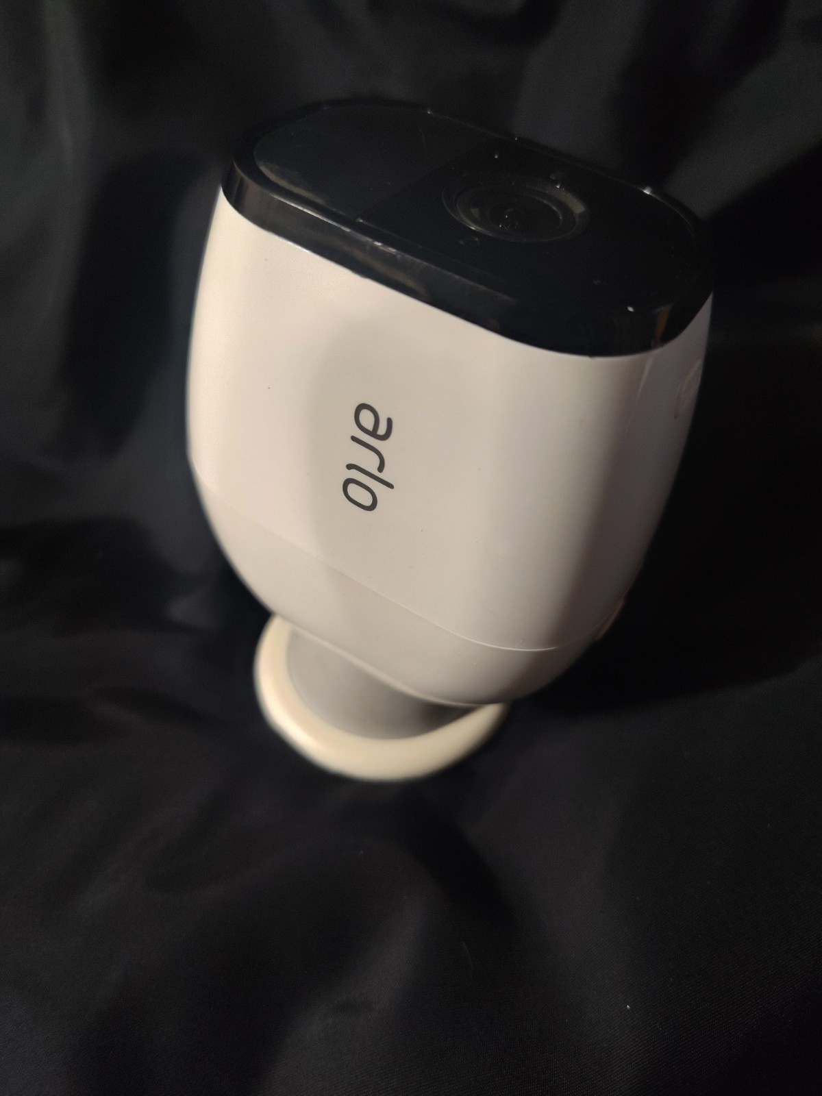 Arlo Pro VMB4000 Security Base Station W/Power Cord& 2 Camera’s VMC4030P VMC4030