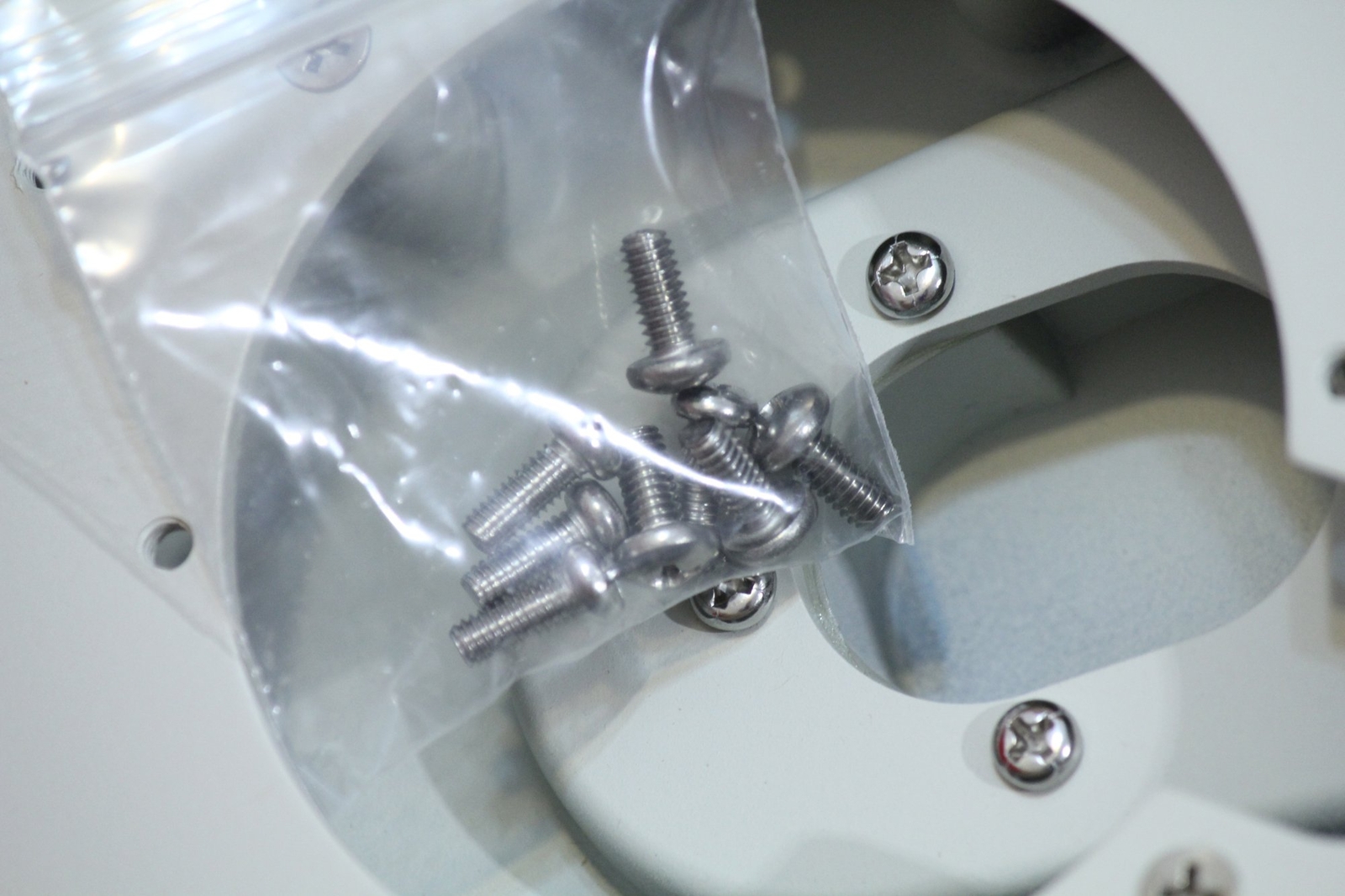 HD4-WK | Honeywell Video Security HD4 Wall Mount Kit
